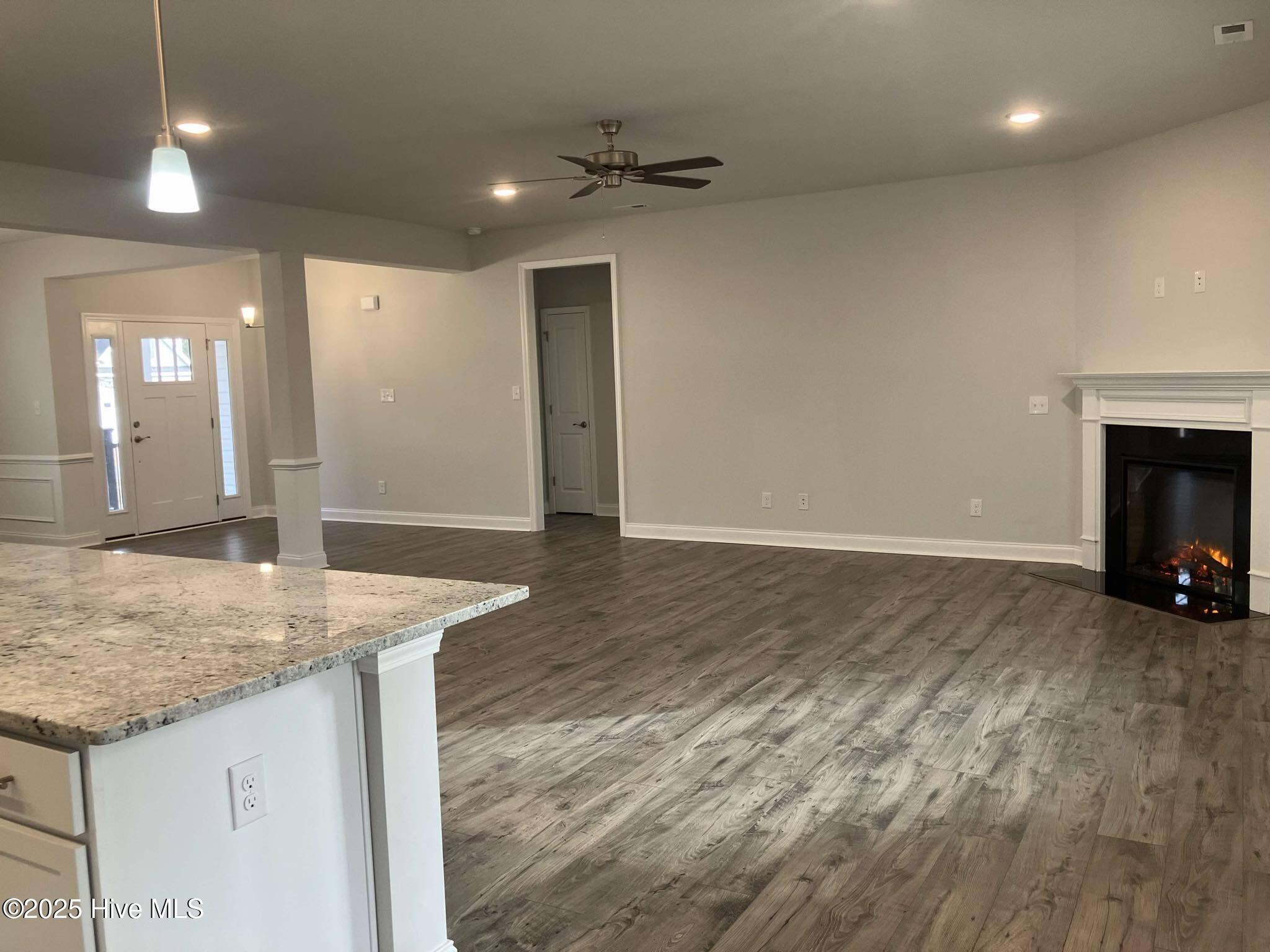 915 Sea Holly Court Property Photo 14