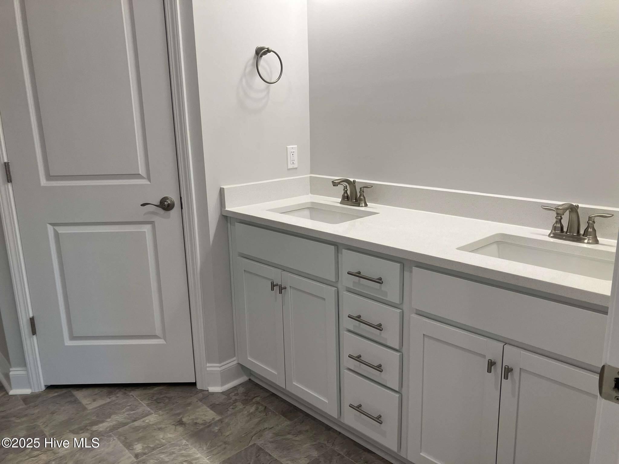 915 Sea Holly Court Property Photo 17