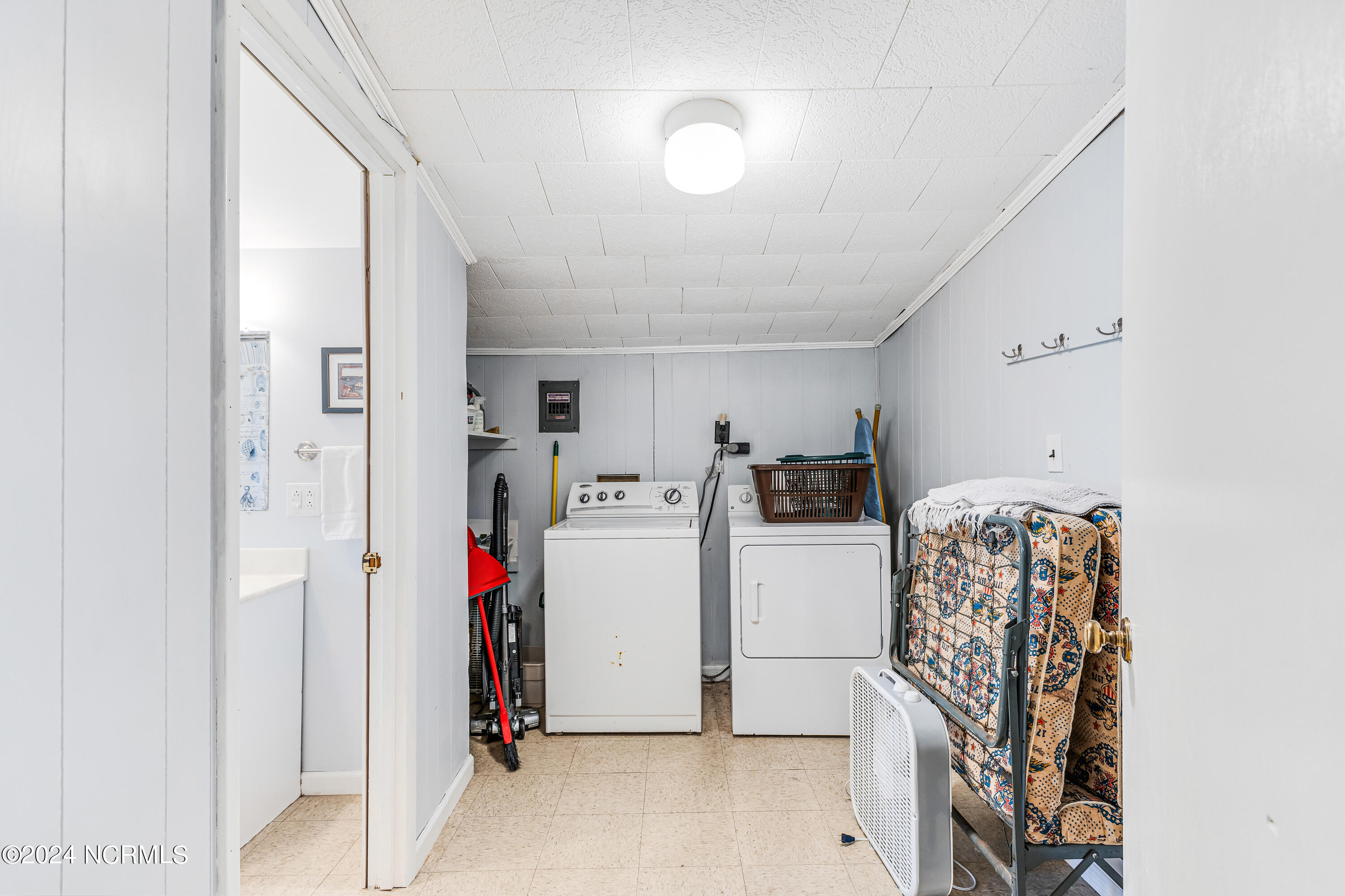 103 N Middleton Avenue Property Photo 18