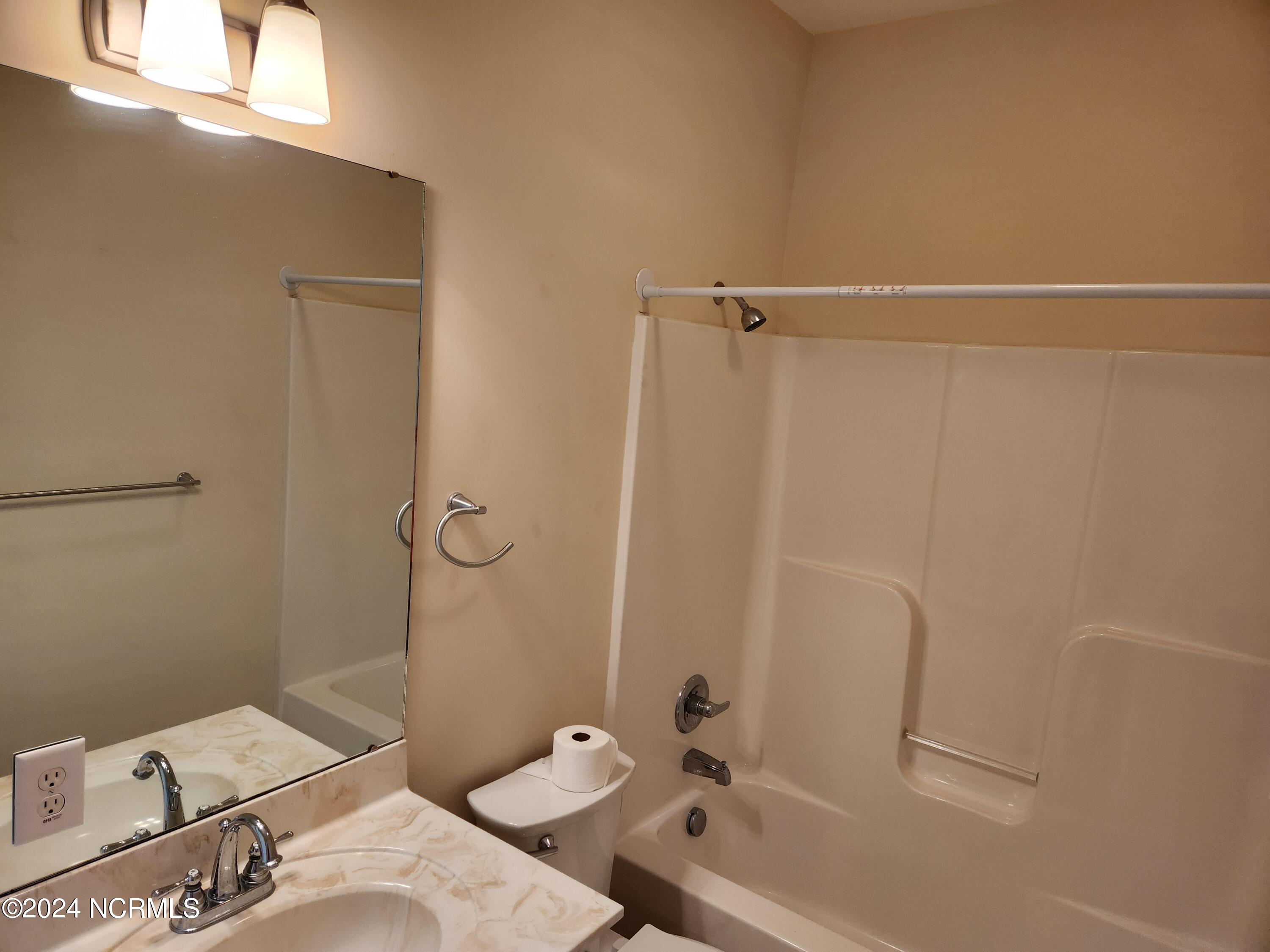 1129 Bennett Road Unit 1a Property Photo 16