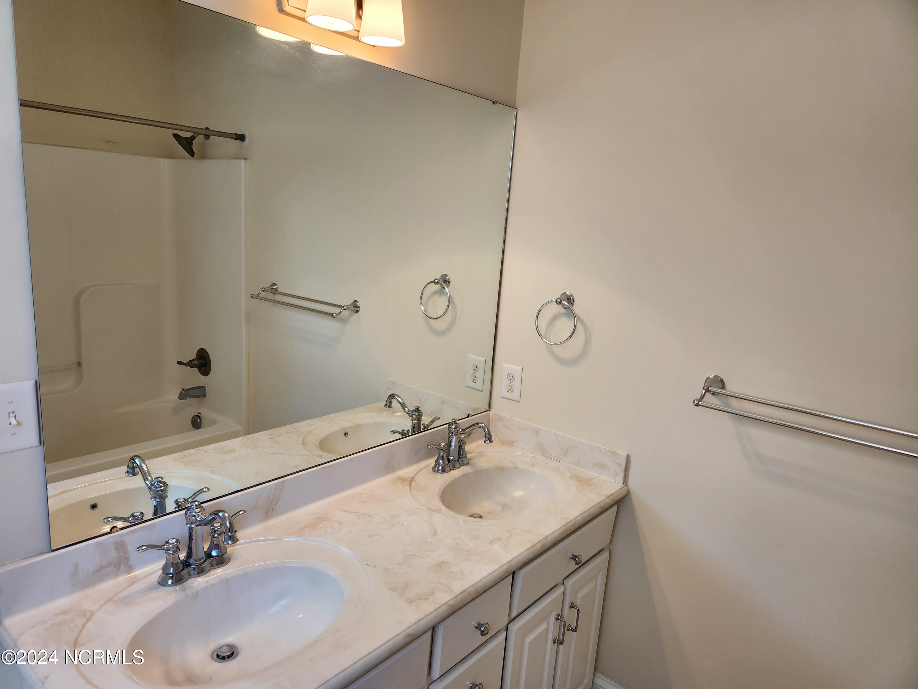 1129 Bennett Road Unit 1a Property Photo 22