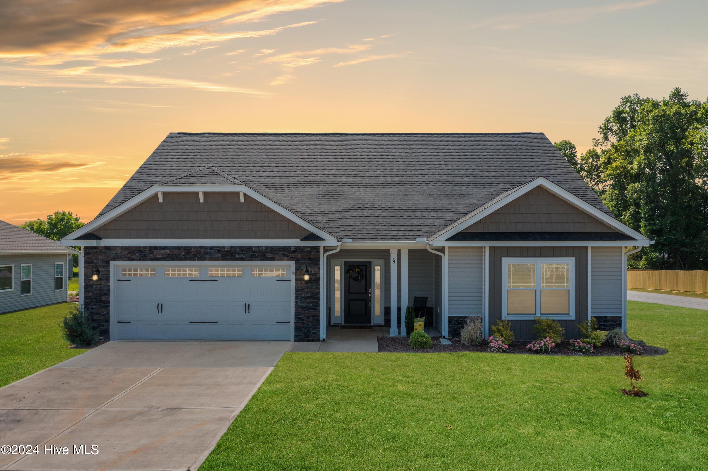 Charlestowne Real Estate Listings Main Image