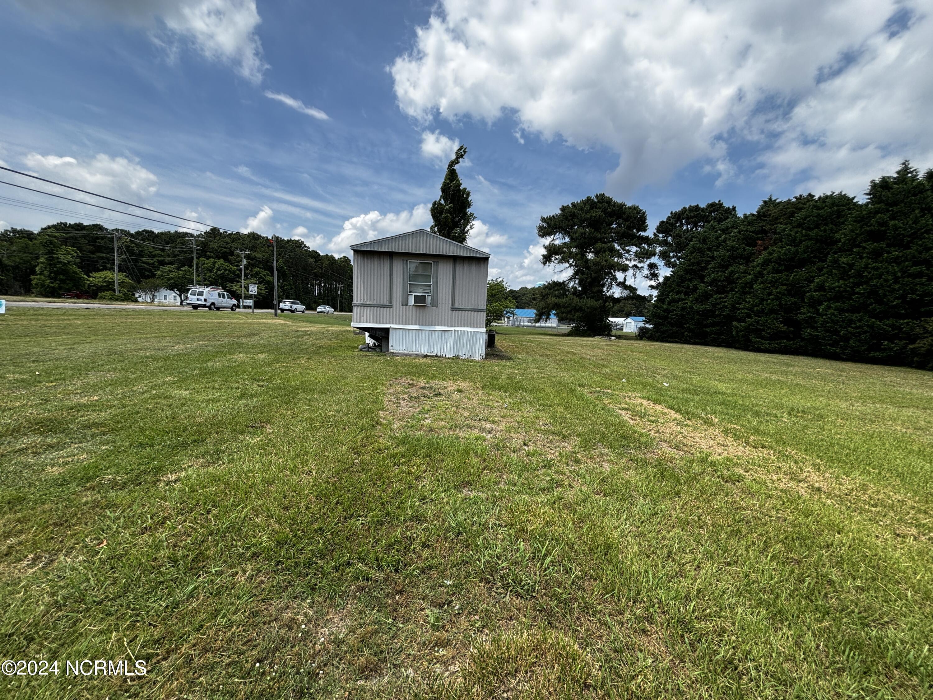 101 Edgewater Drive Property Photo 4