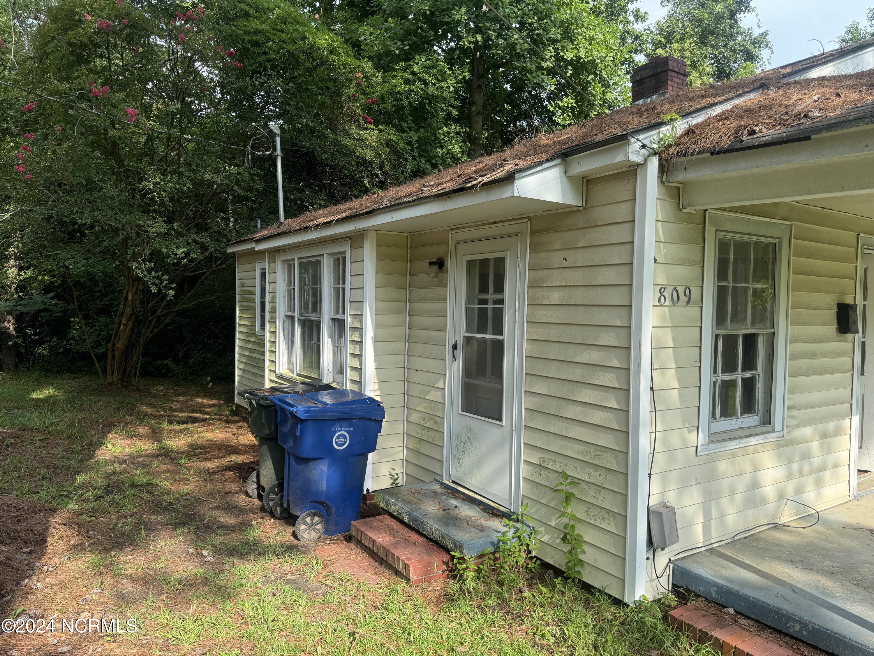 809 Stadiem Drive Property Photo 2