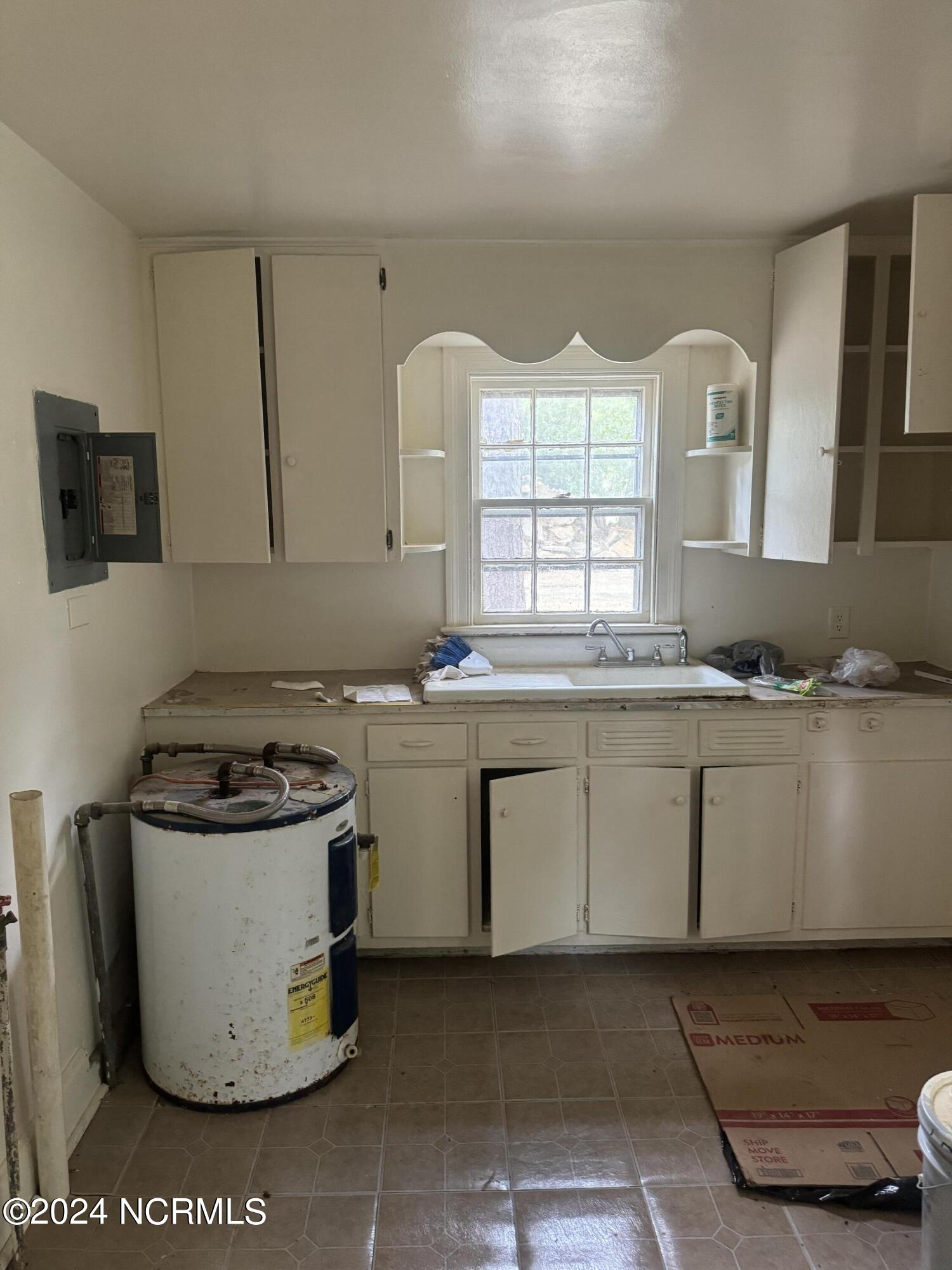 809 Stadiem Drive Property Photo 6