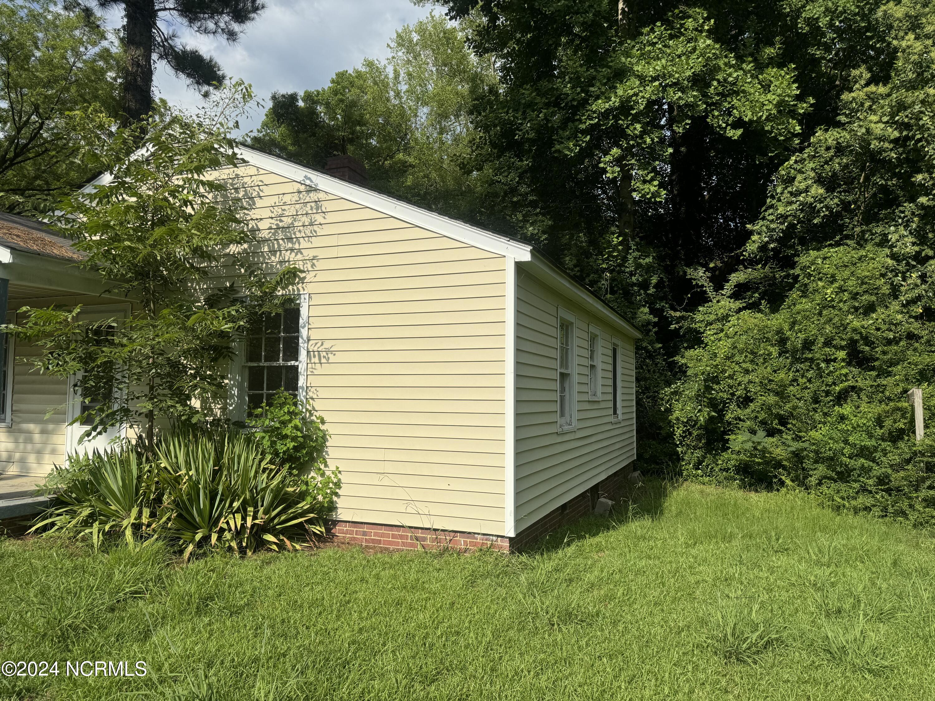809 Stadiem Drive Property Photo 8