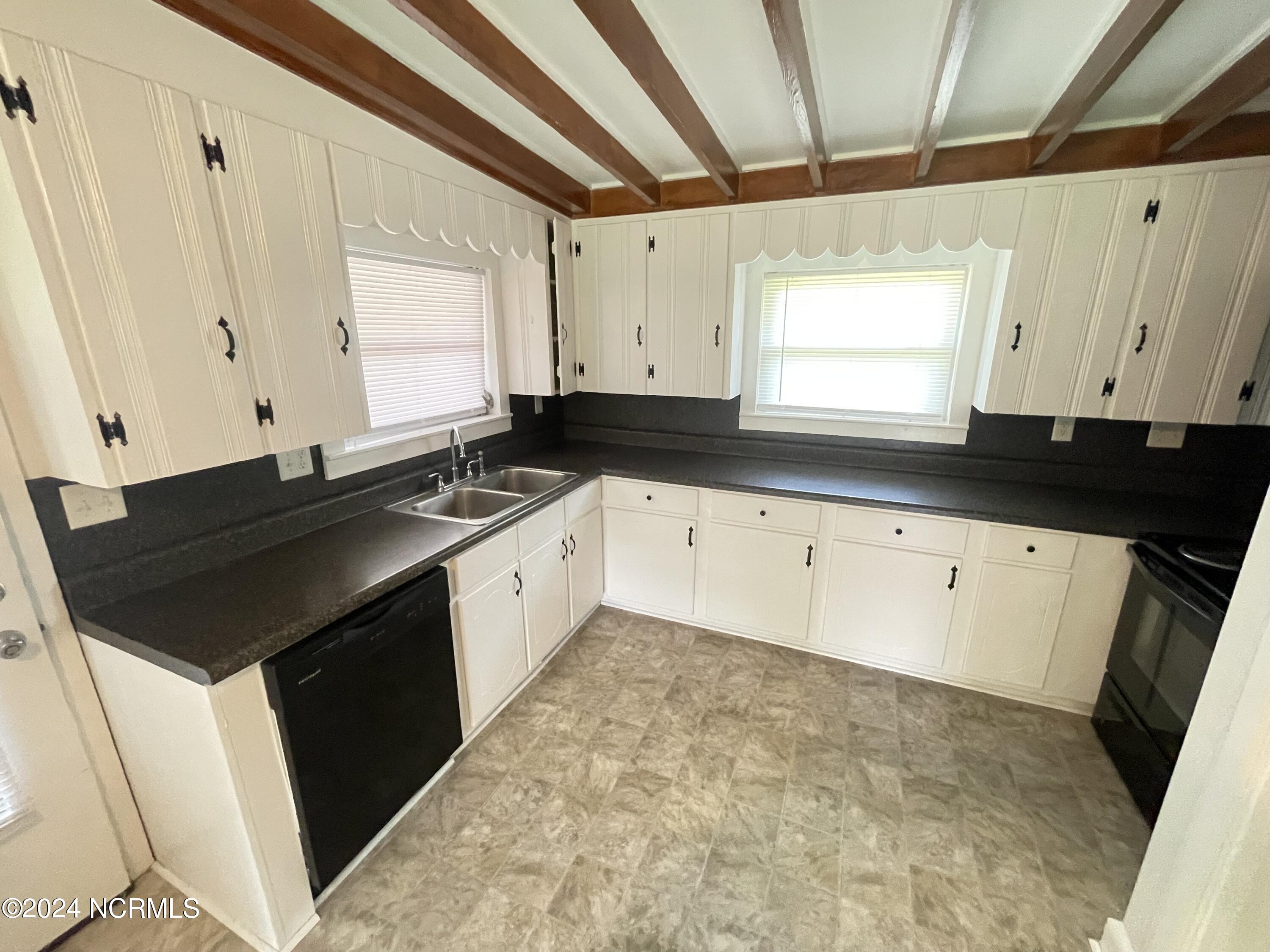 1219 Old Smith Chapel Road Property Photo 2