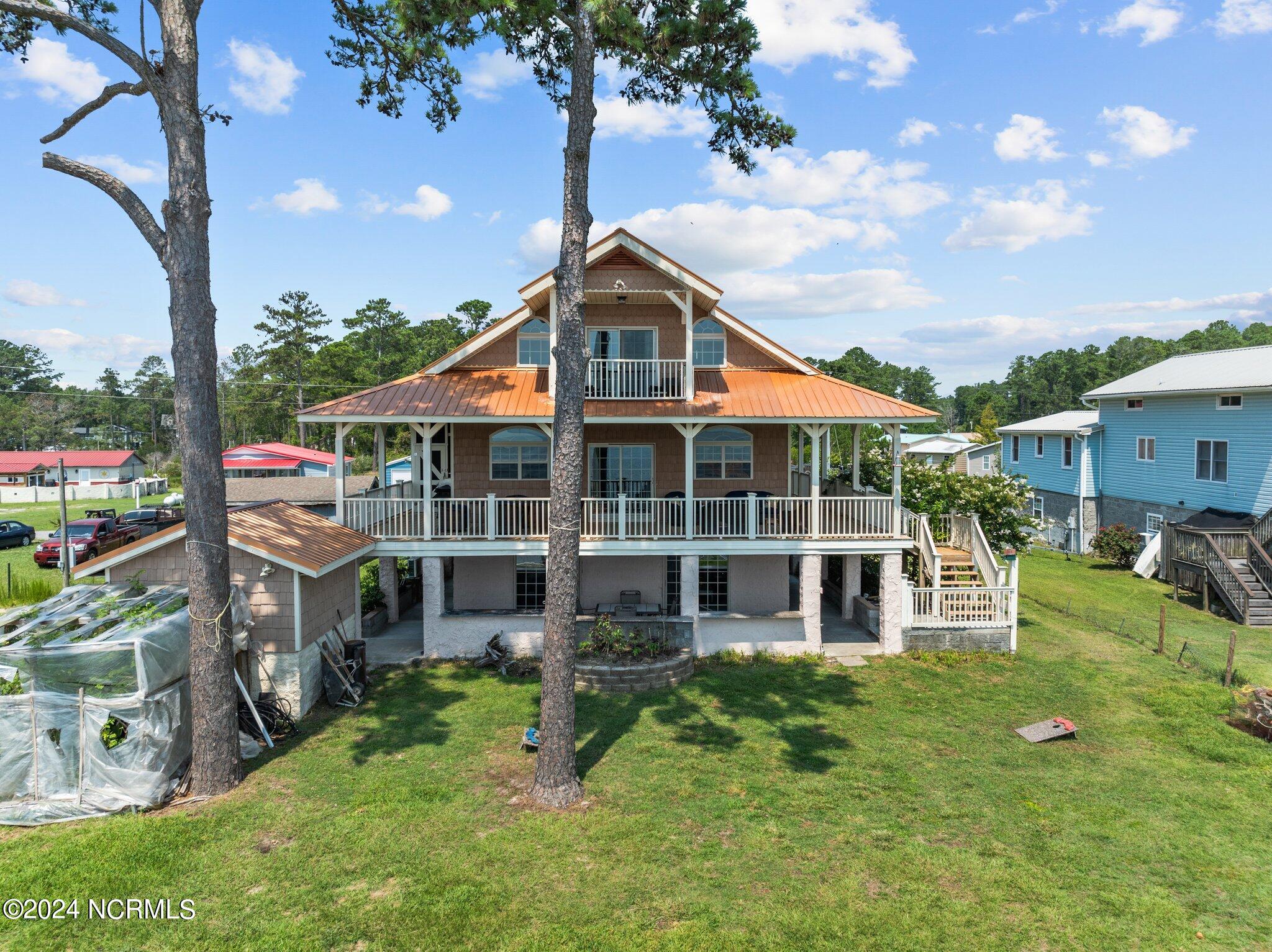 39 Beach Road Property Photo 5