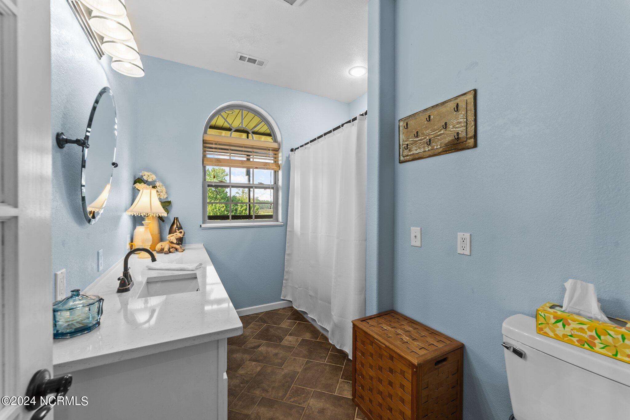 39 Beach Road Property Photo 16