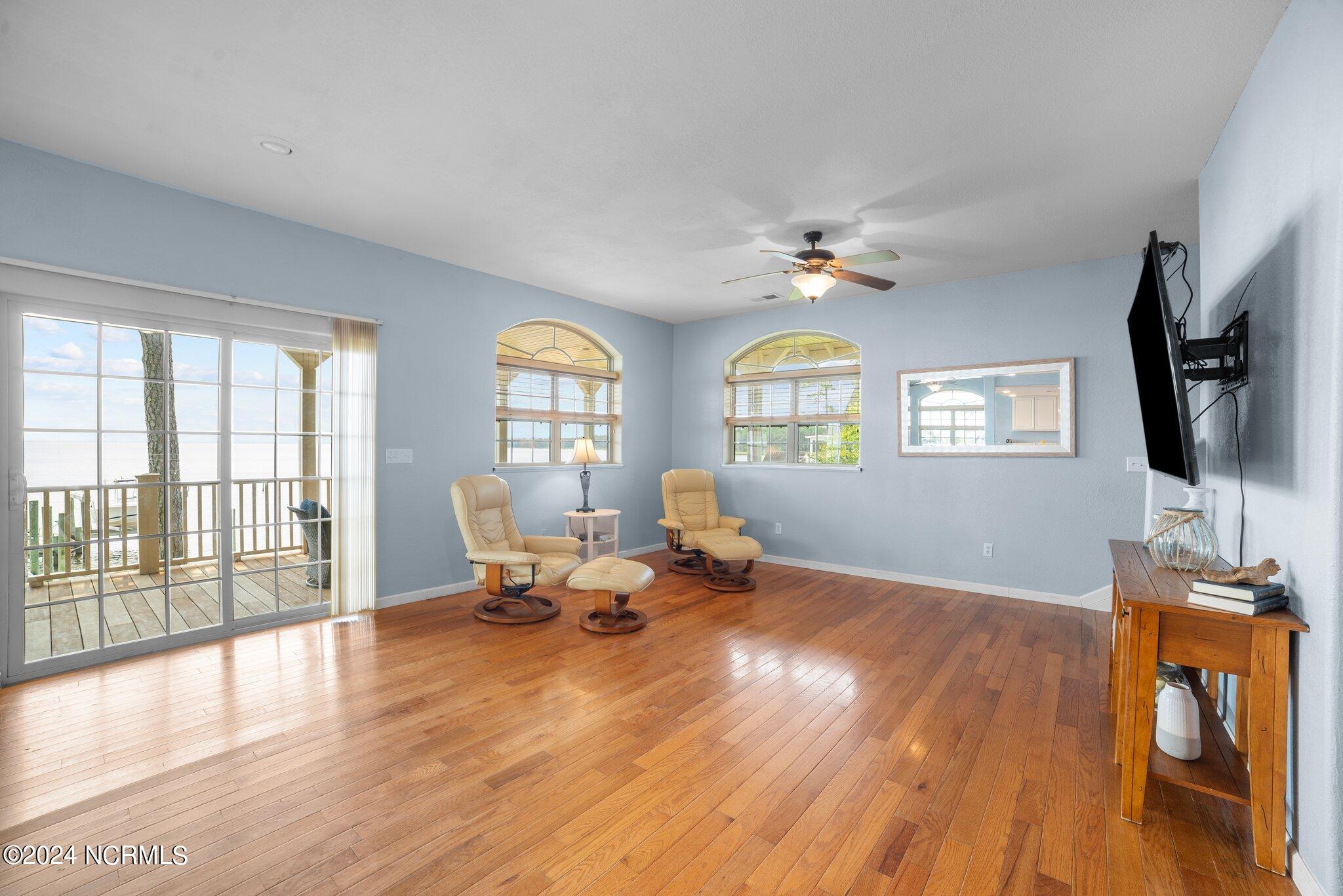 39 Beach Road Property Photo 25