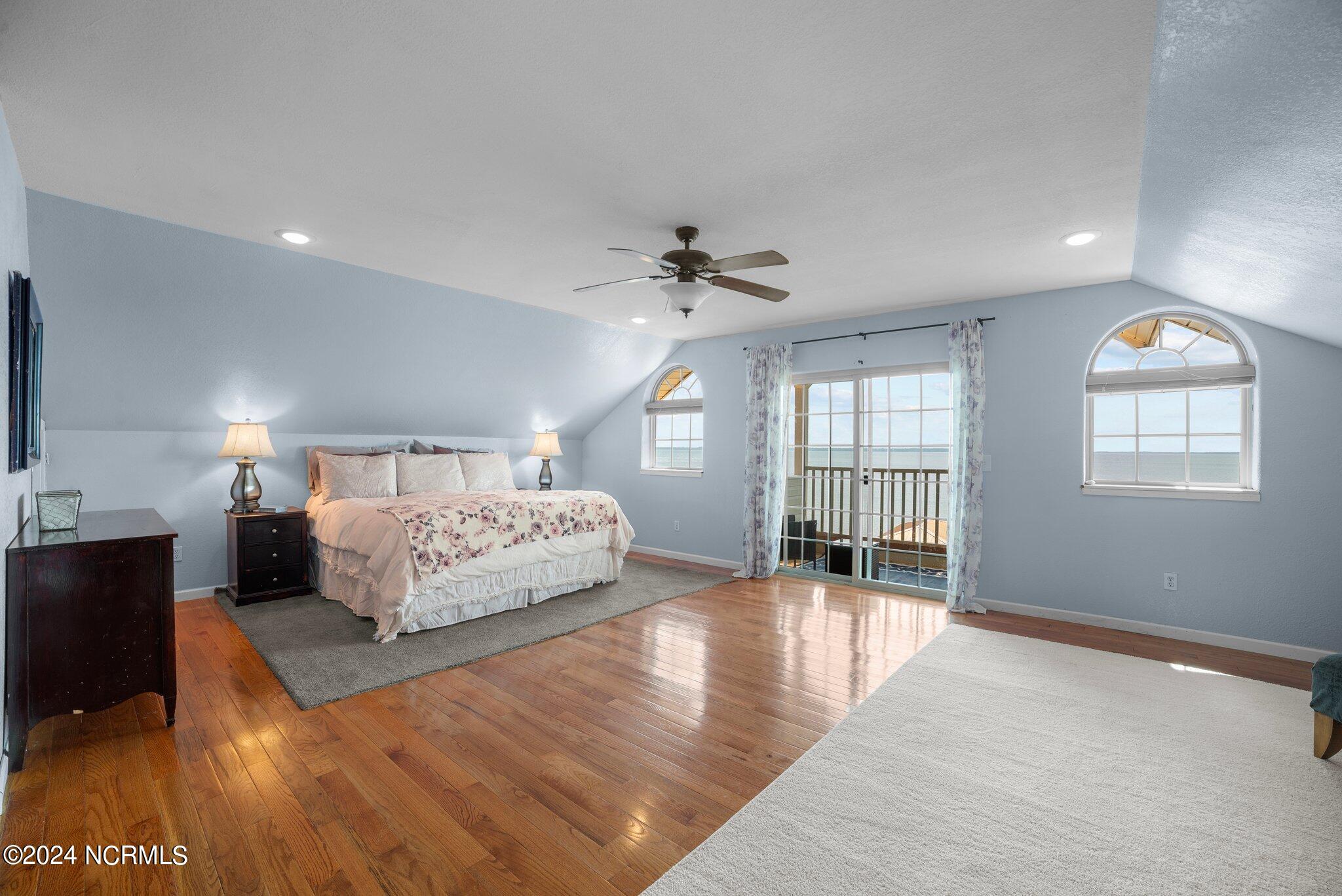 39 Beach Road Property Photo 30