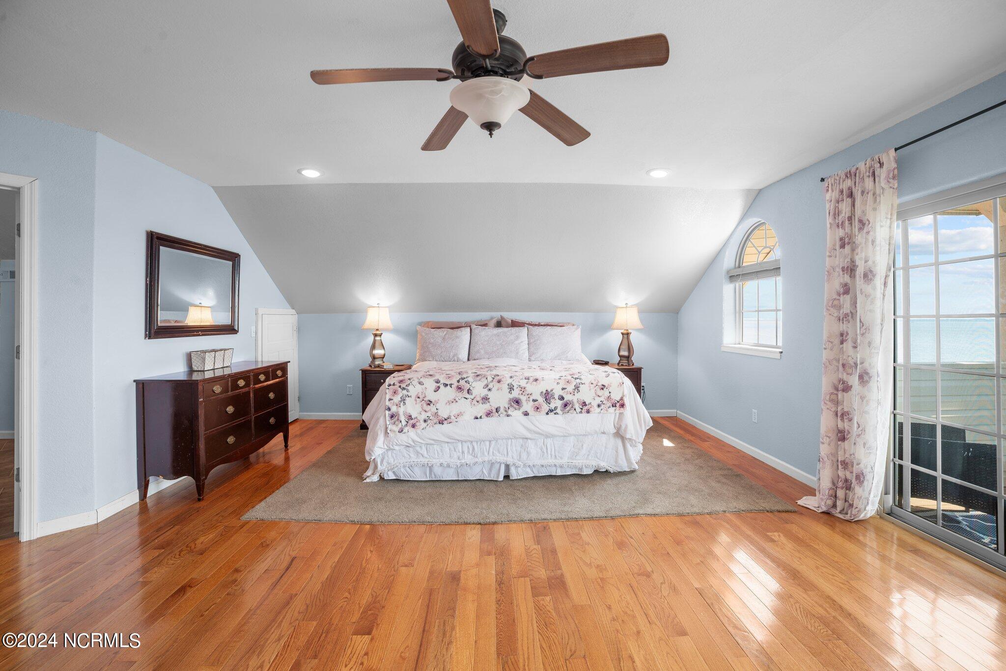 39 Beach Road Property Photo 34