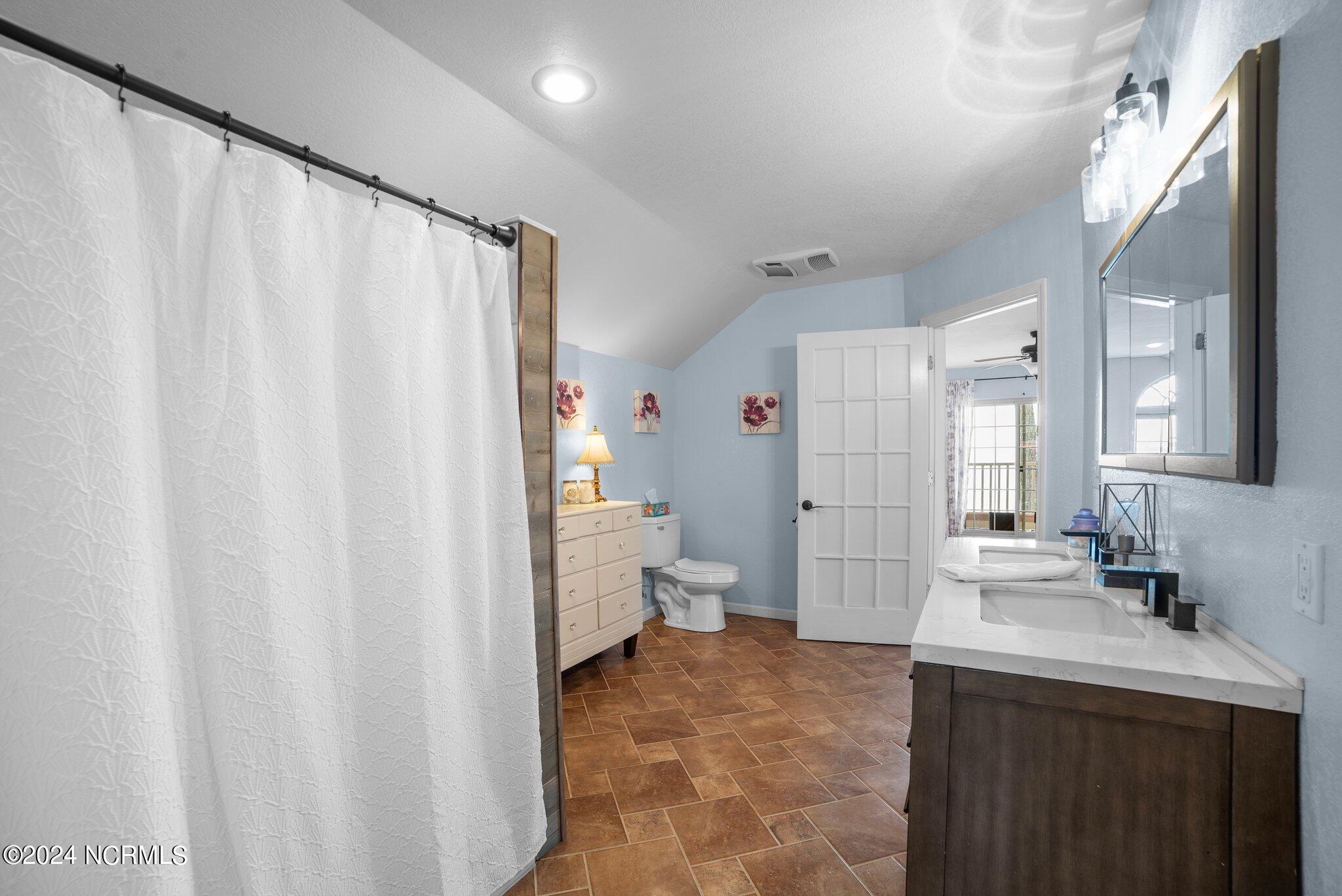 39 Beach Road Property Photo 37