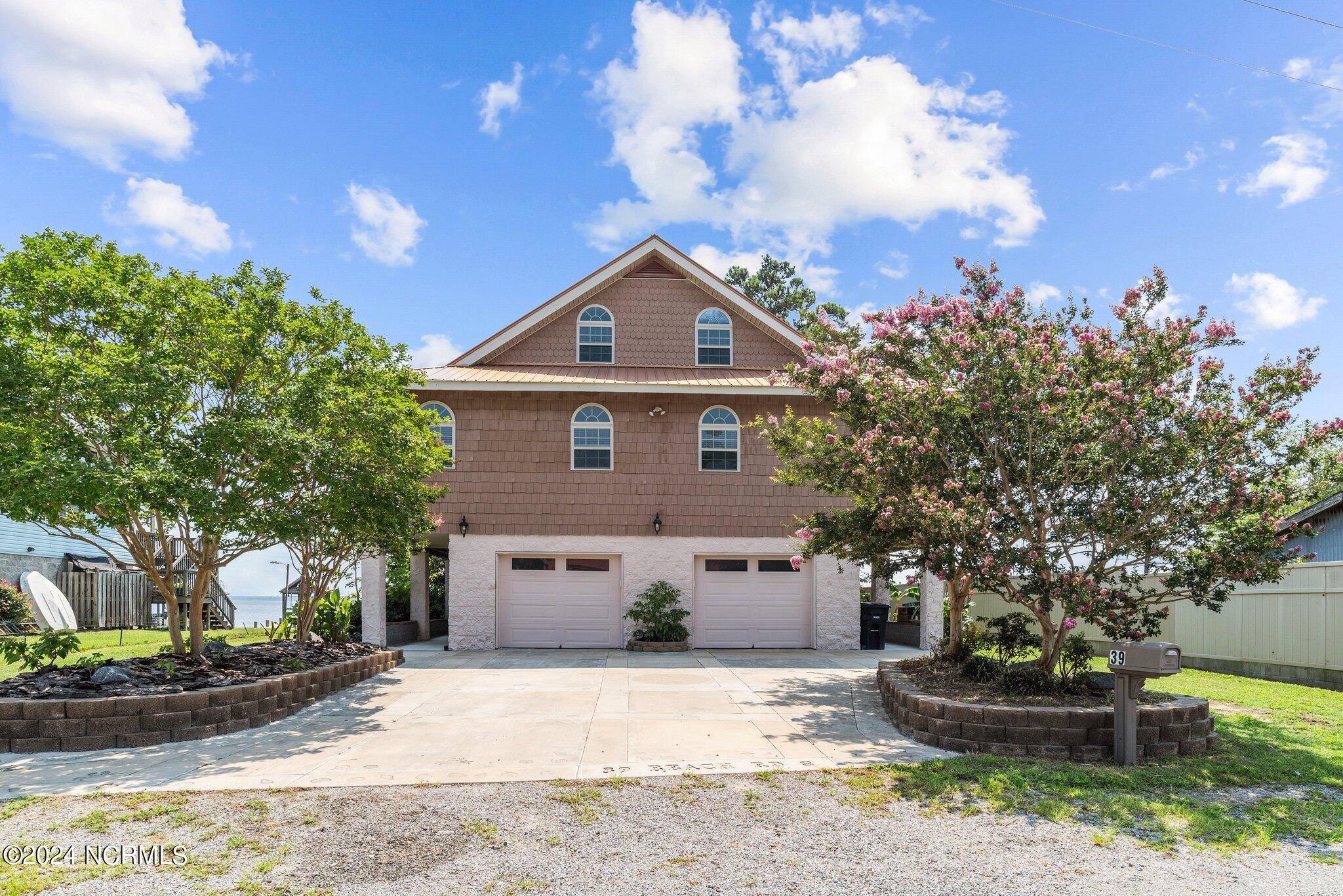 39 Beach Road Property Photo 42
