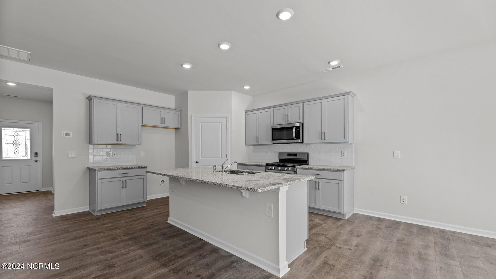 958 Ocean Court Property Photo 8