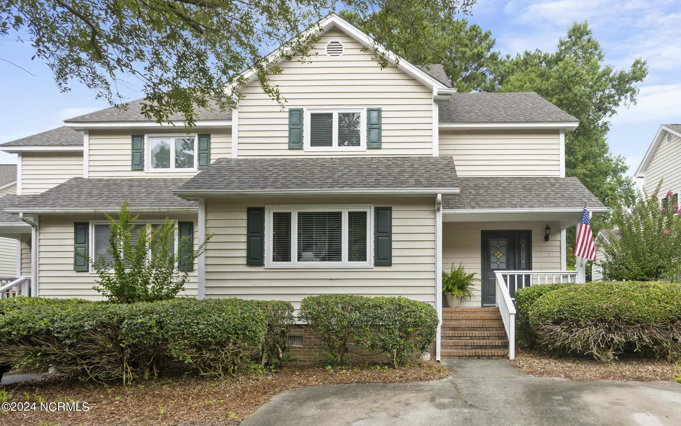 313 Wimbledon Court Property Photo 1