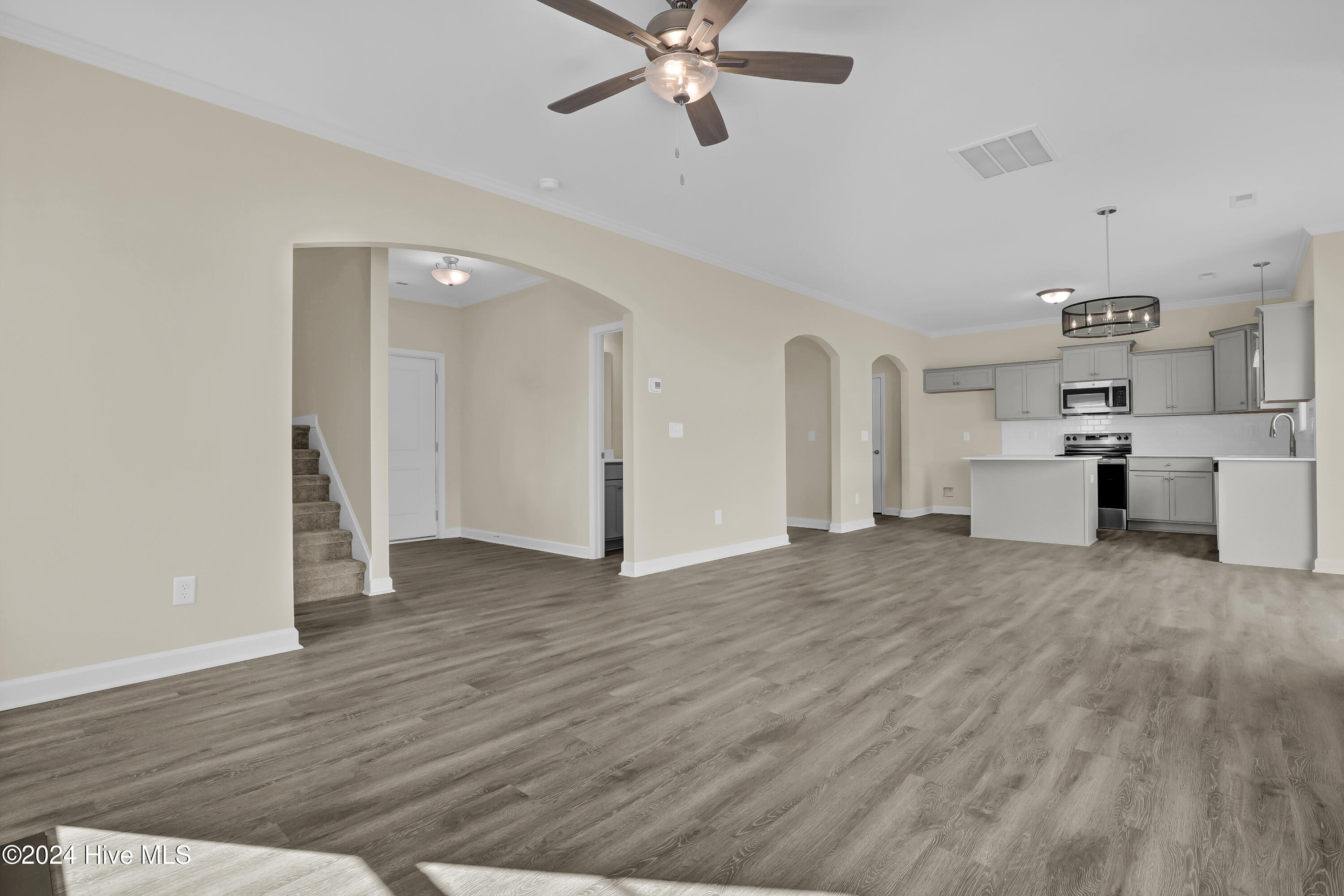 503 Yellow Birch Way Property Photo 8