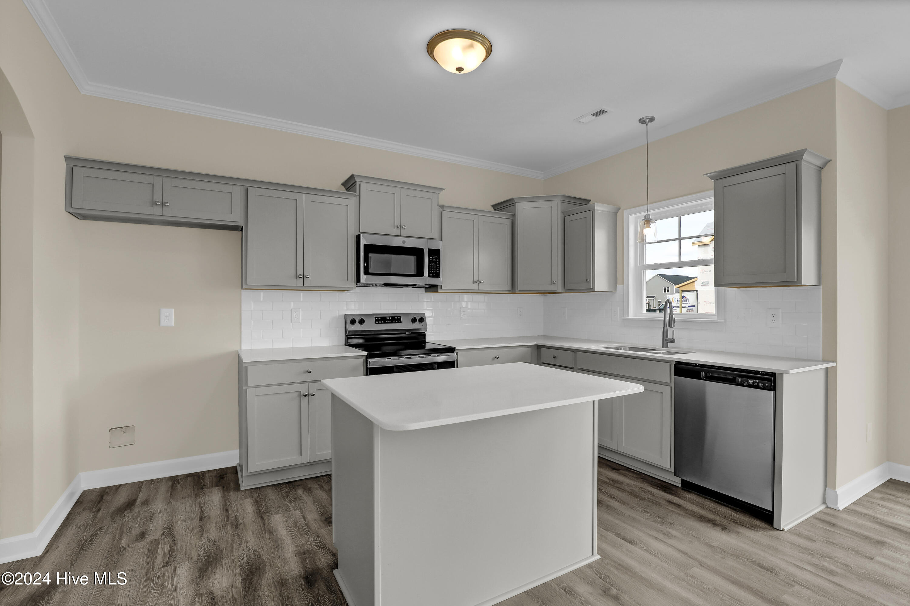 503 Yellow Birch Way Property Photo 11