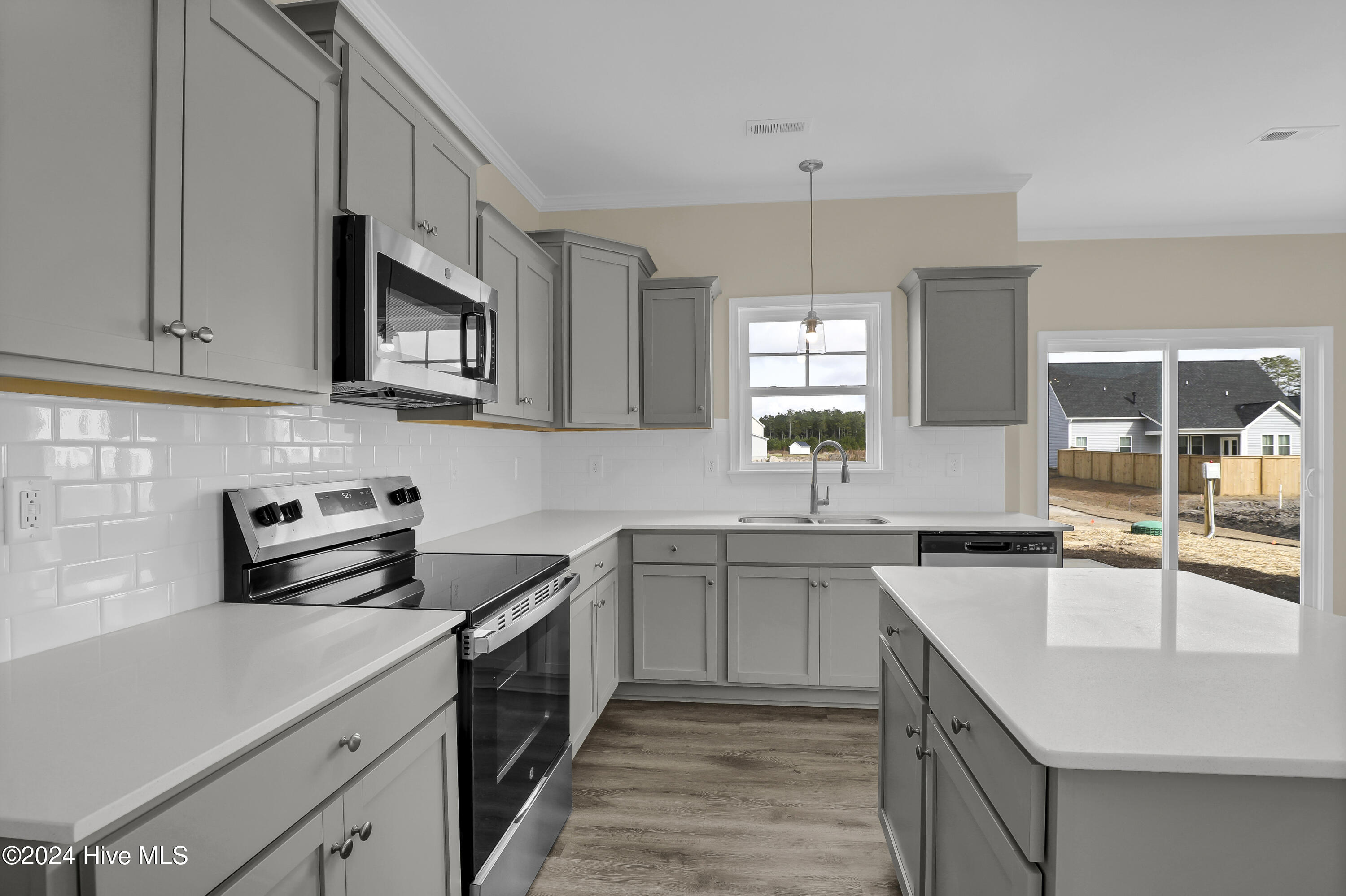 503 Yellow Birch Way Property Photo 12