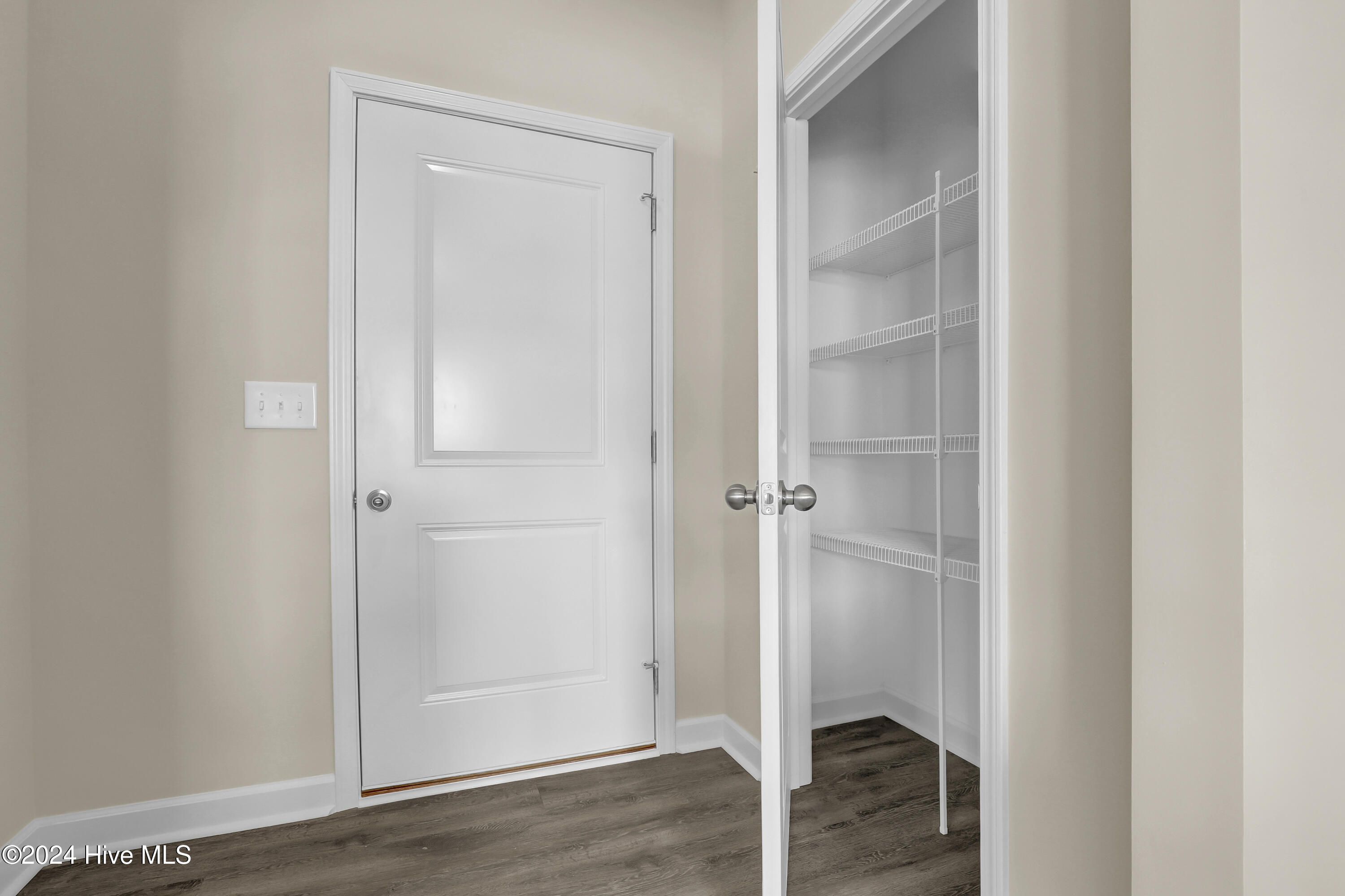 503 Yellow Birch Way Property Photo 14
