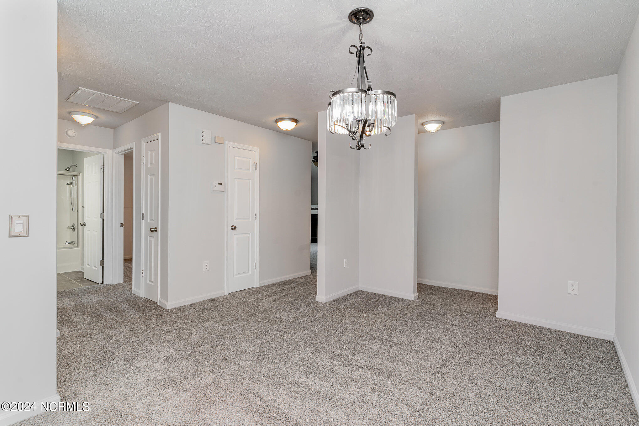 2914 Bay Village Street Property Photo 7