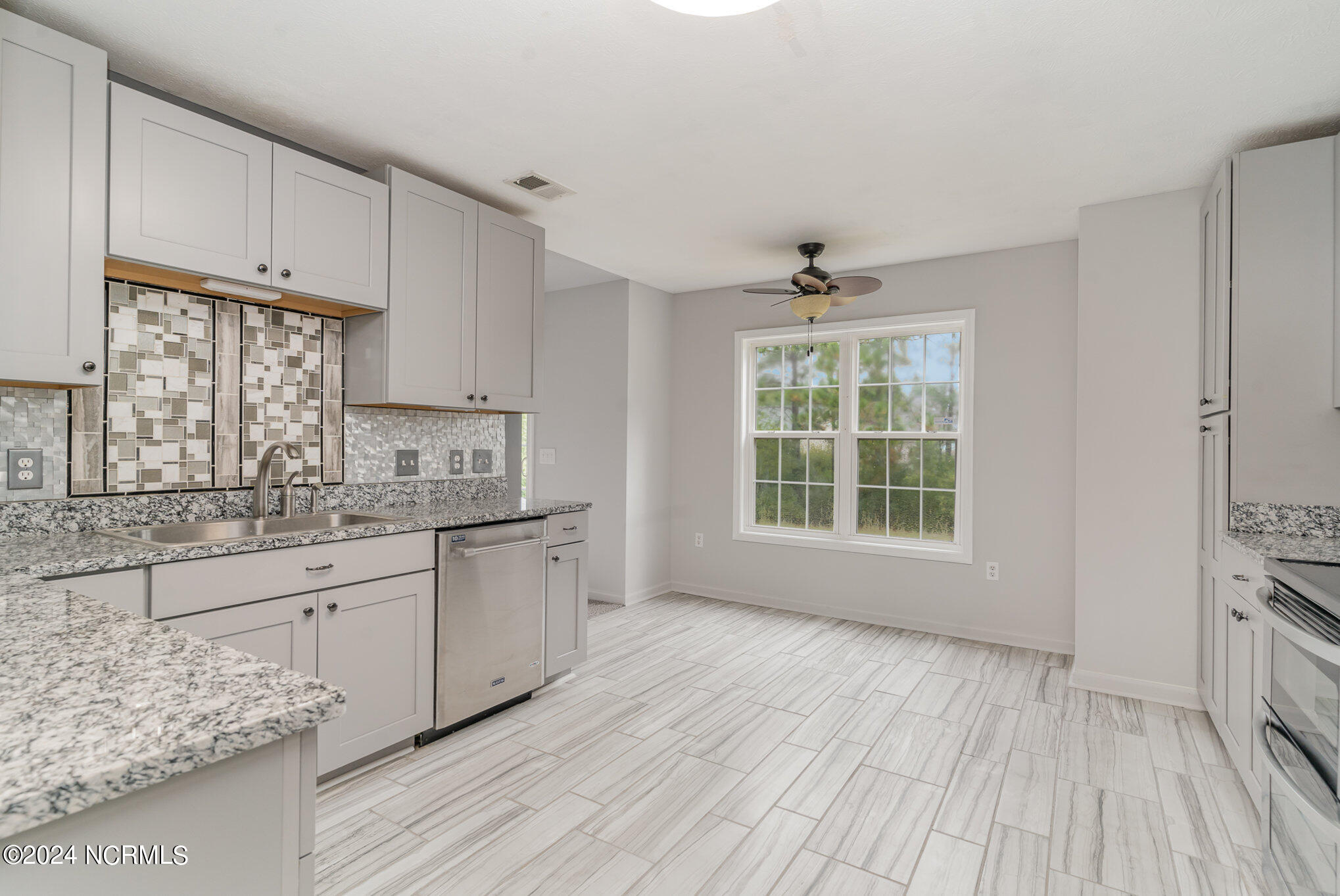 2914 Bay Village Street Property Photo 14