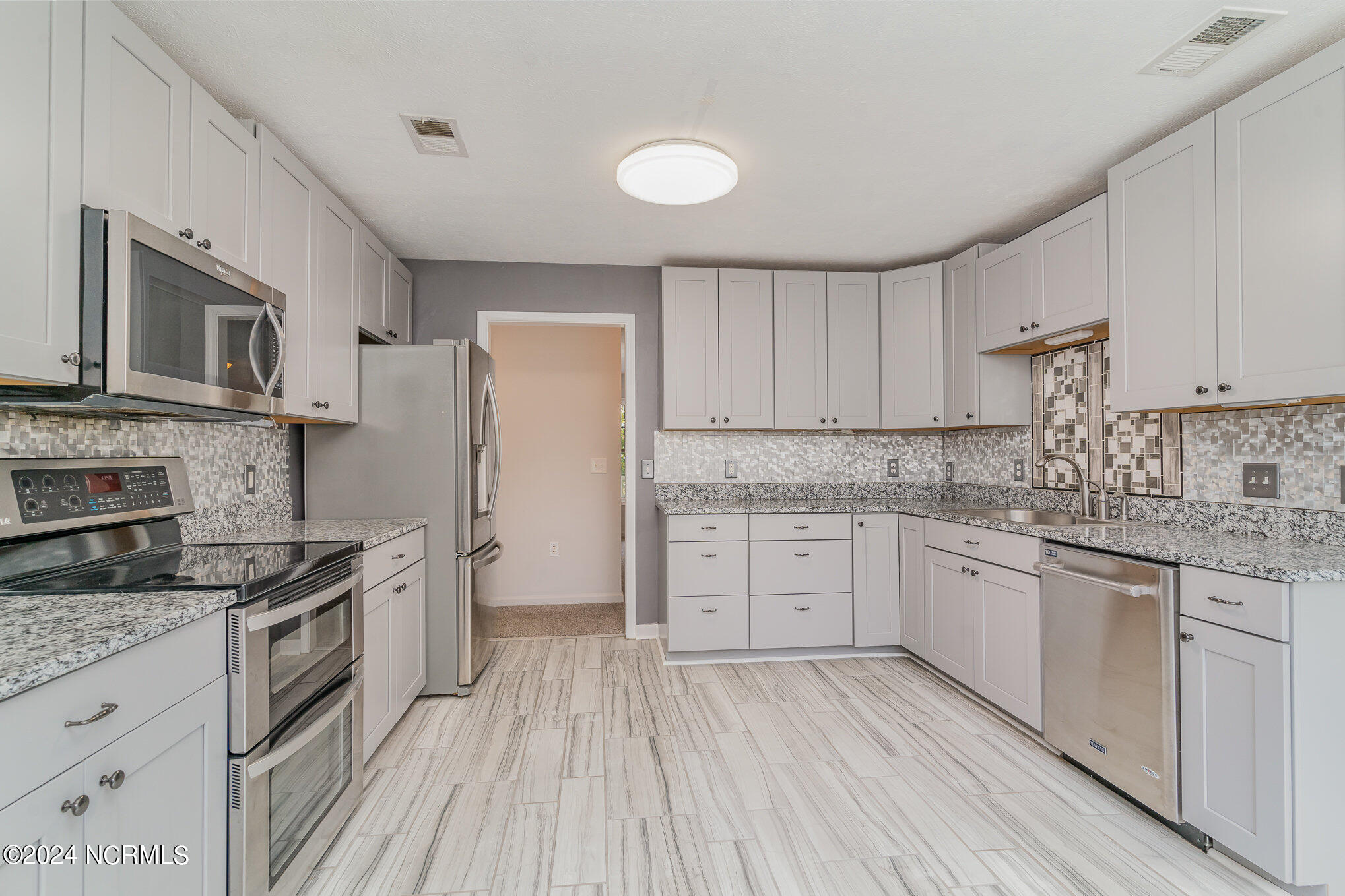 2914 Bay Village Street Property Photo 15