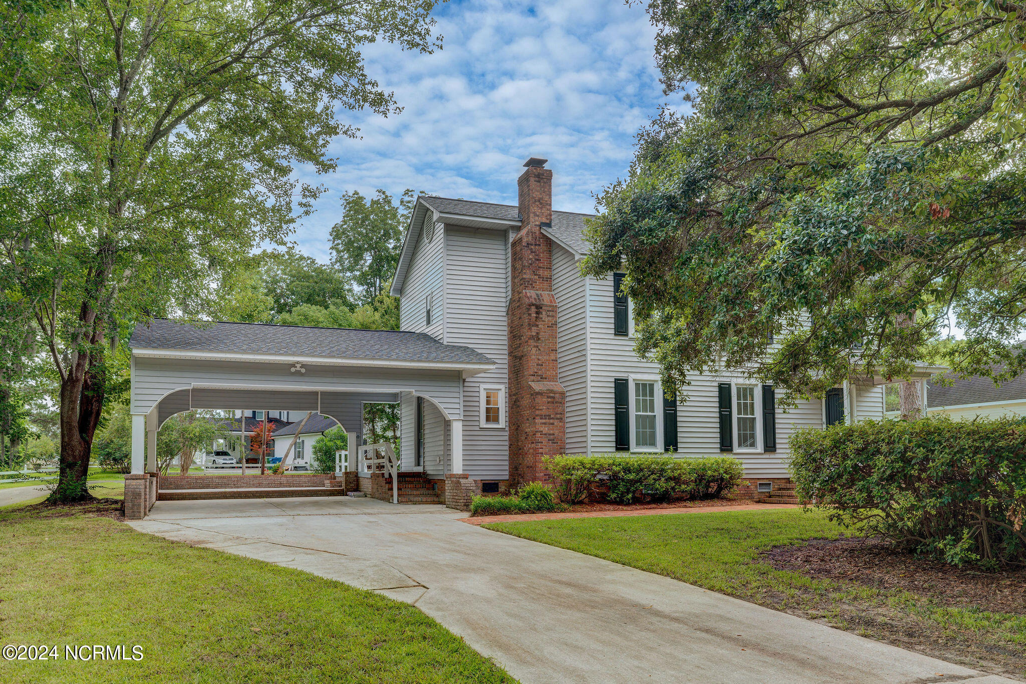 3939 Appleton Way Property Photo 1