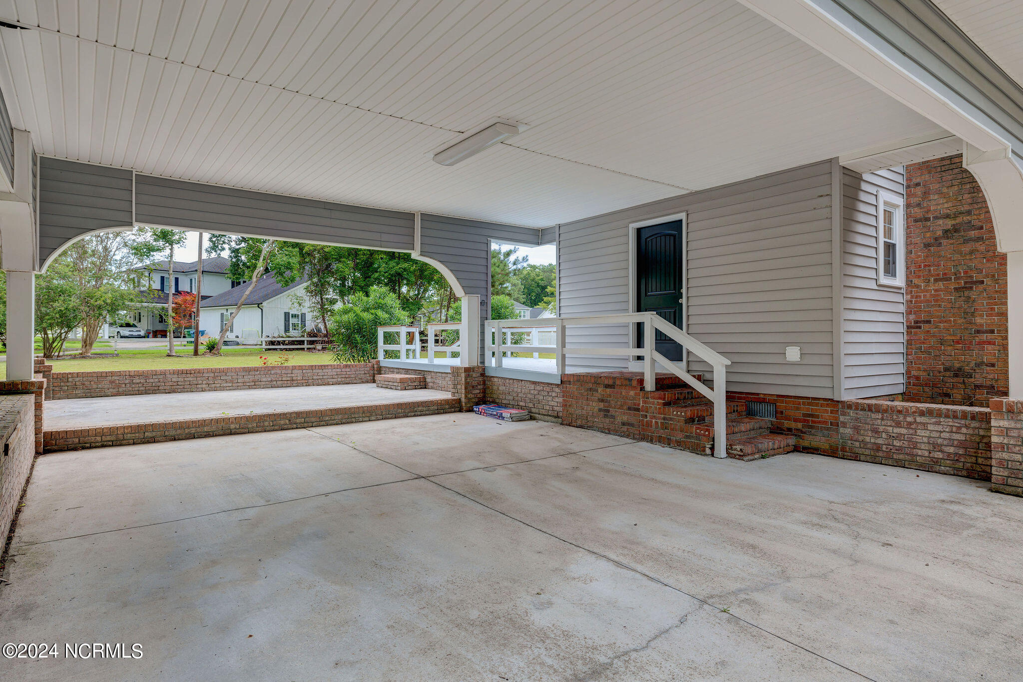 3939 Appleton Way Property Photo 6