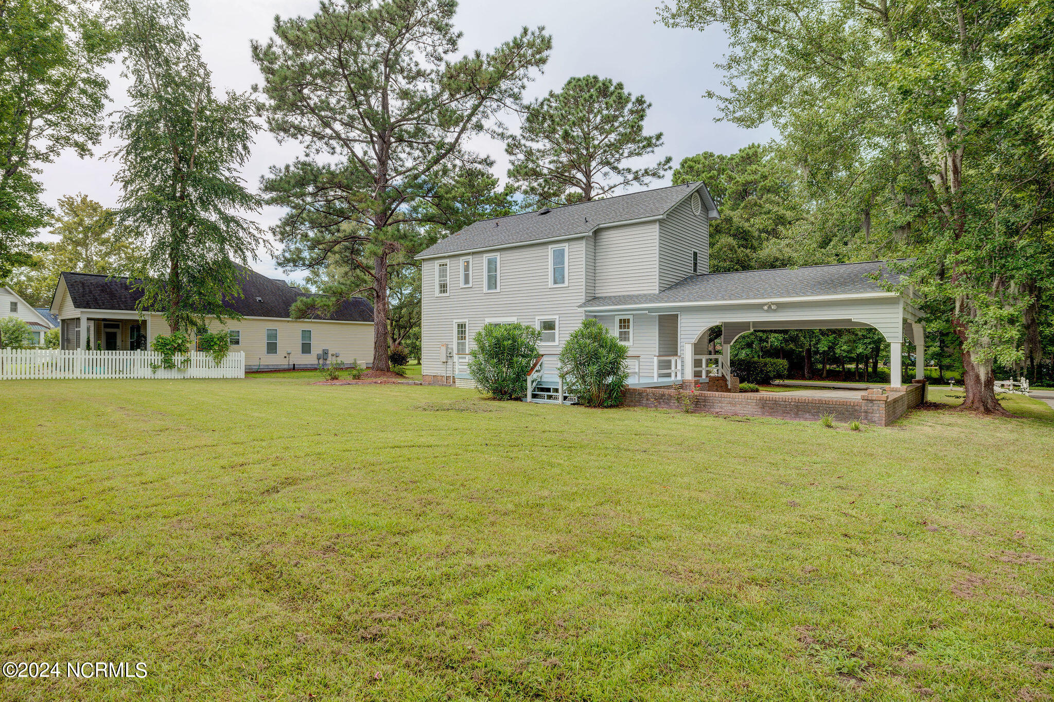 3939 Appleton Way Property Photo 7