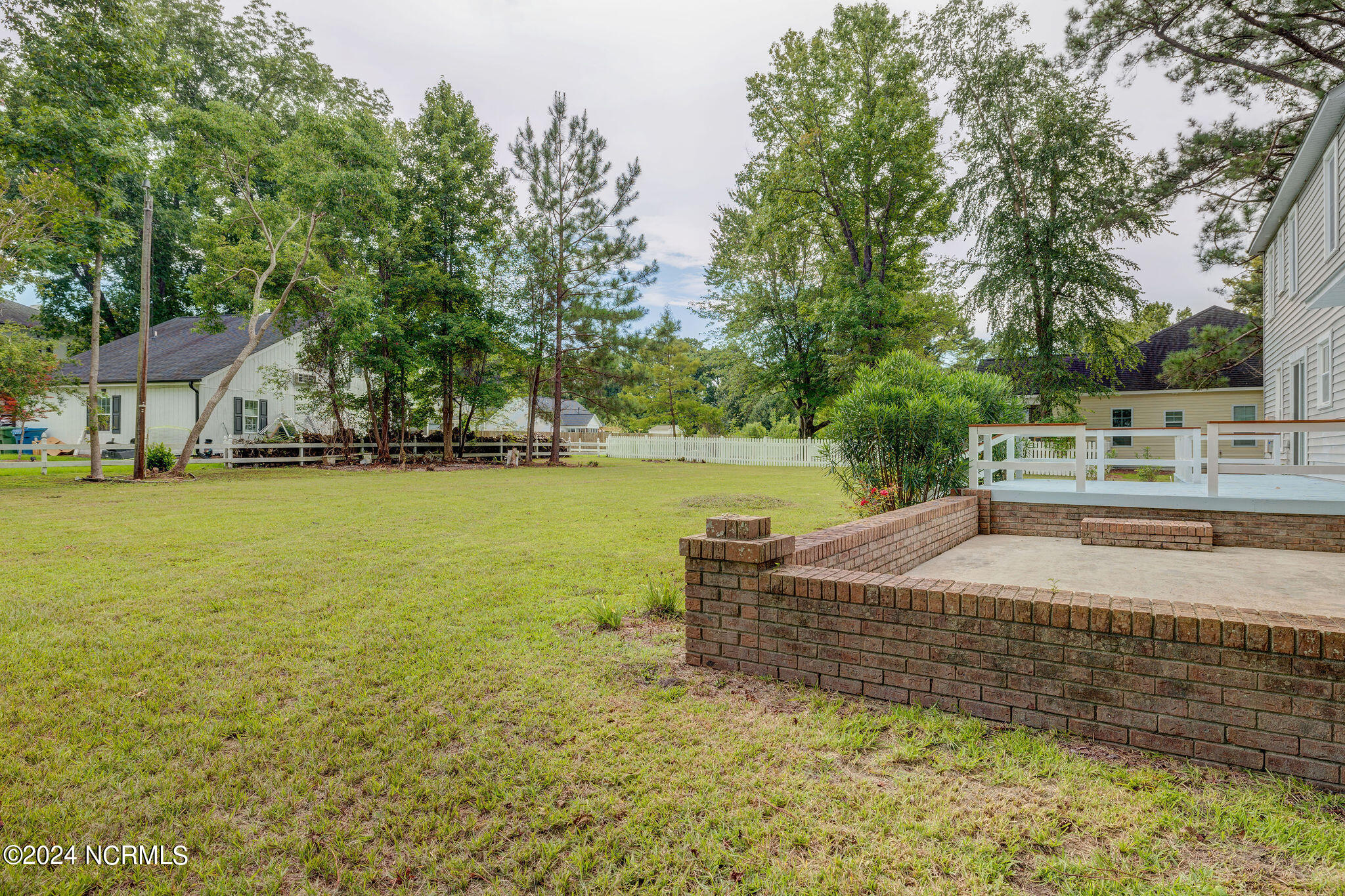 3939 Appleton Way Property Photo 8