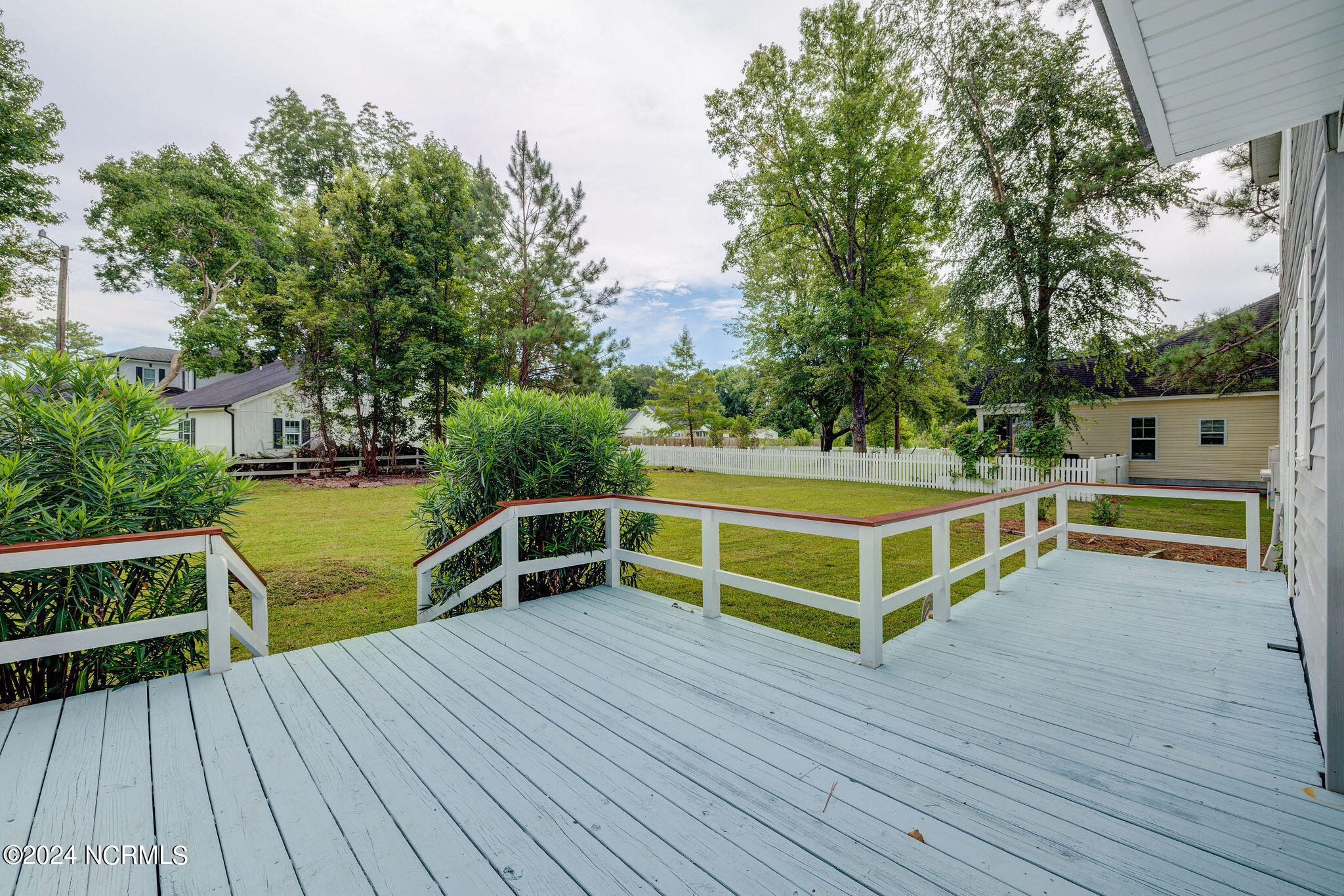 3939 Appleton Way Property Photo 12