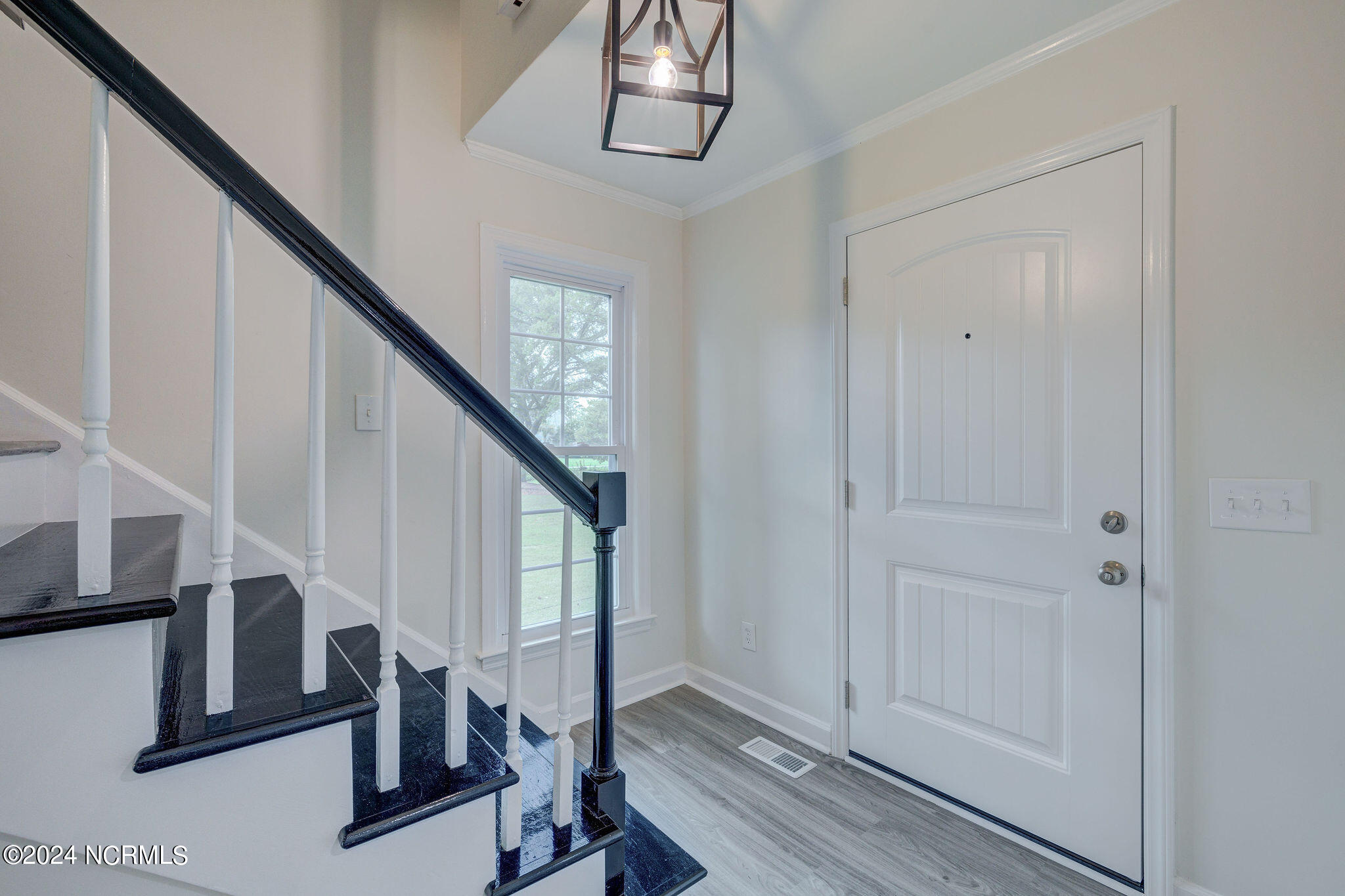 3939 Appleton Way Property Photo 15