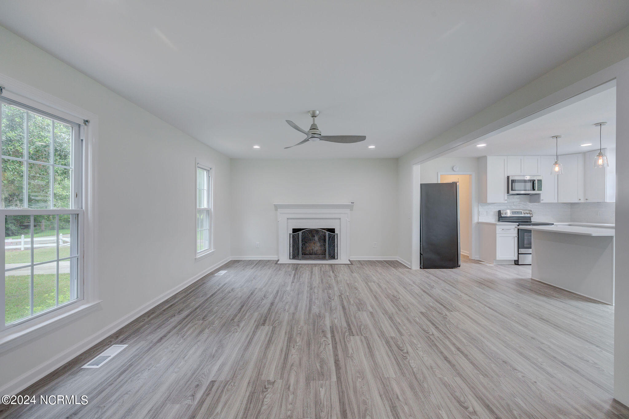 3939 Appleton Way Property Photo 18