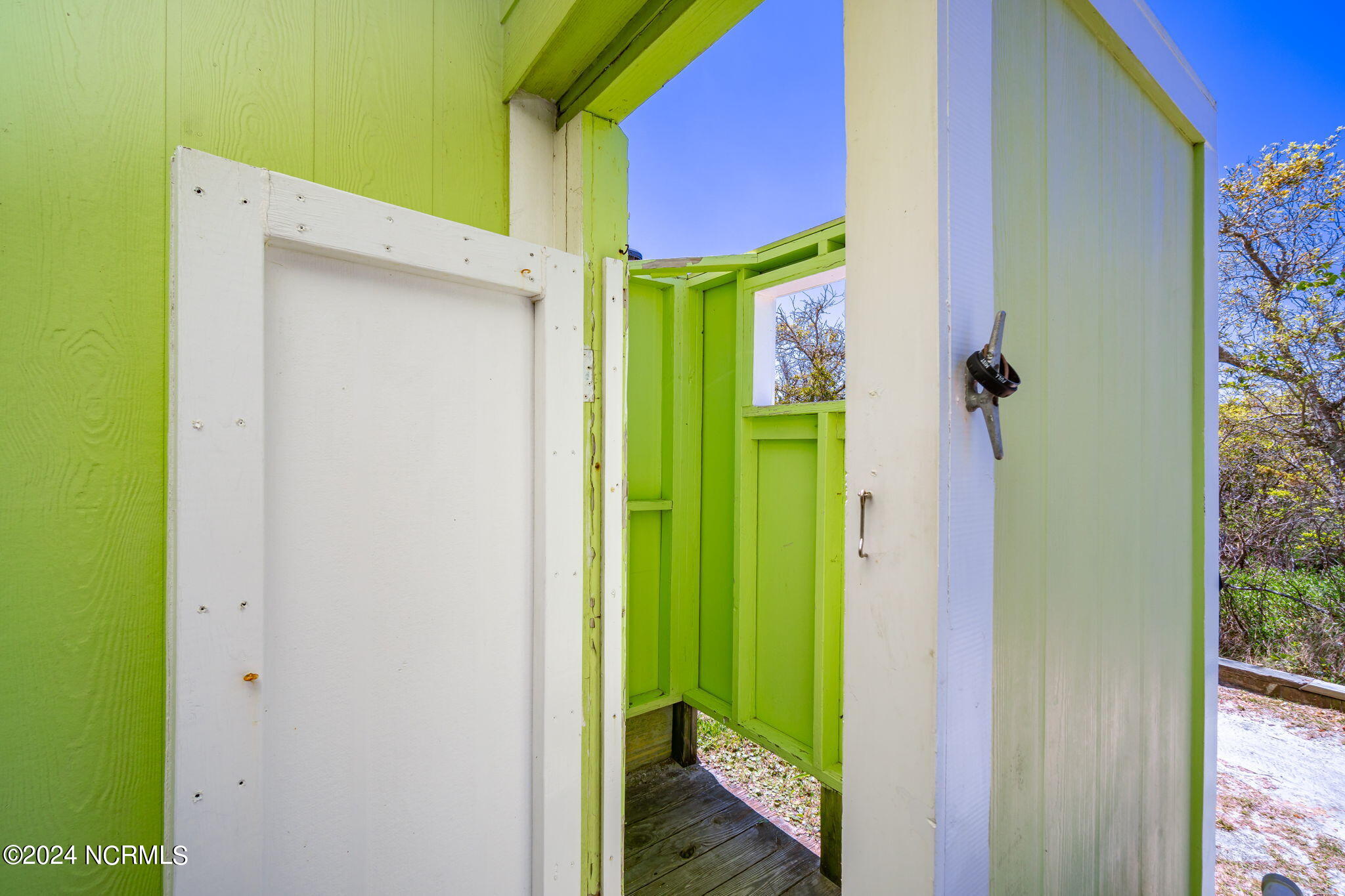 4304 Emerald Drive Property Photo 56