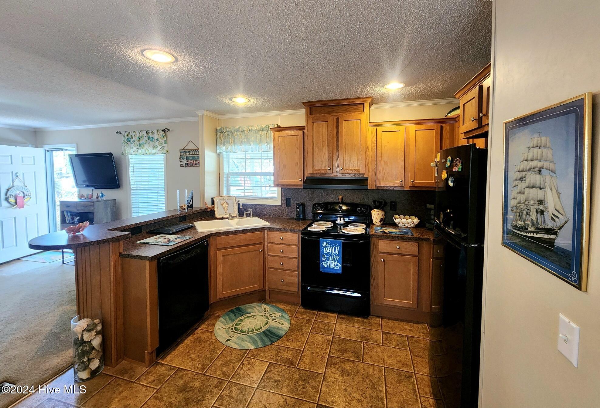 304 Deer Trail Property Photo 5