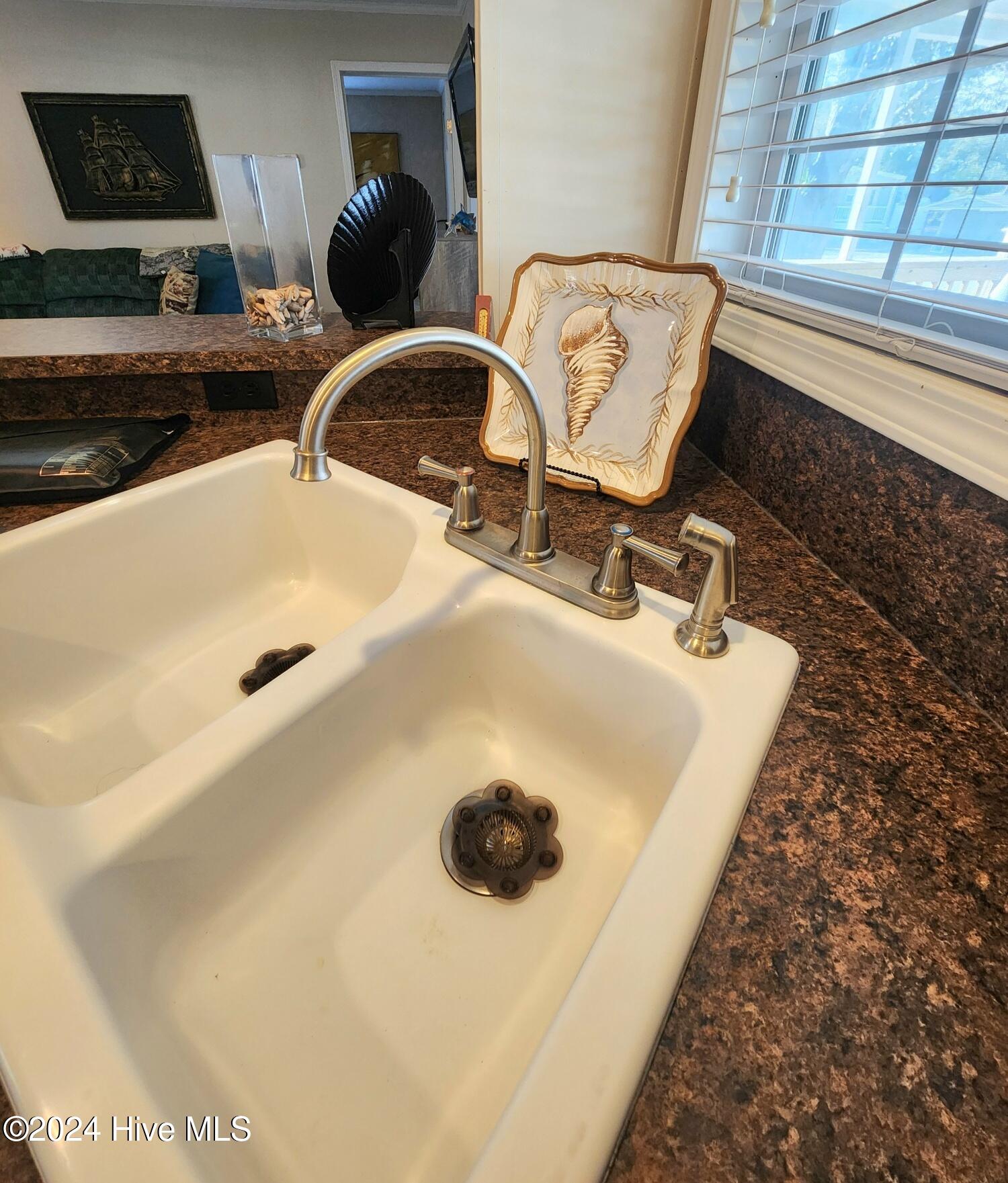 304 Deer Trail Property Photo 8