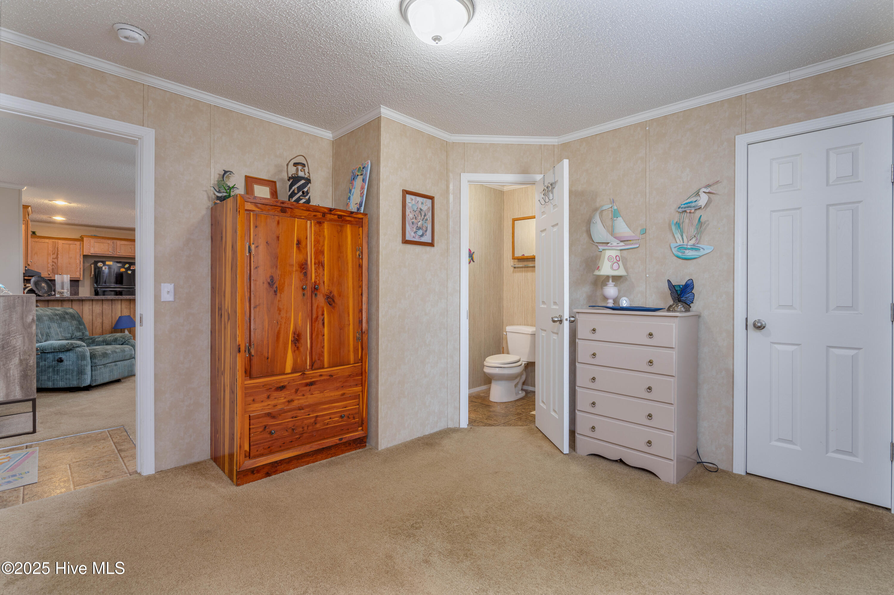 304 Deer Trail Property Photo 13