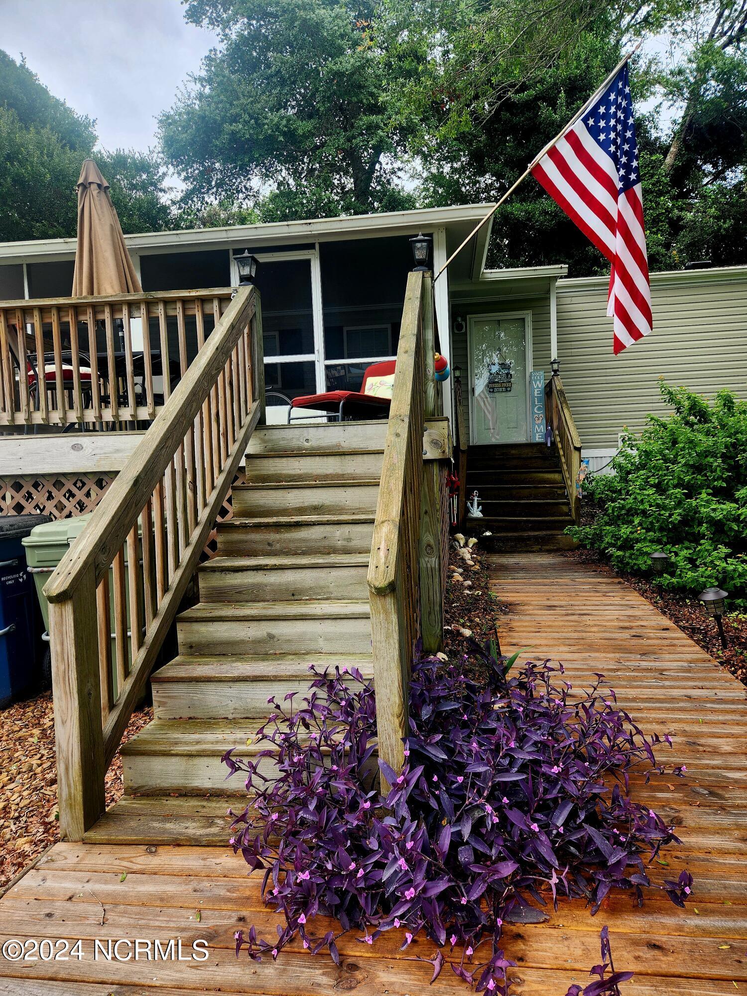 304 Deer Trail Property Photo 17