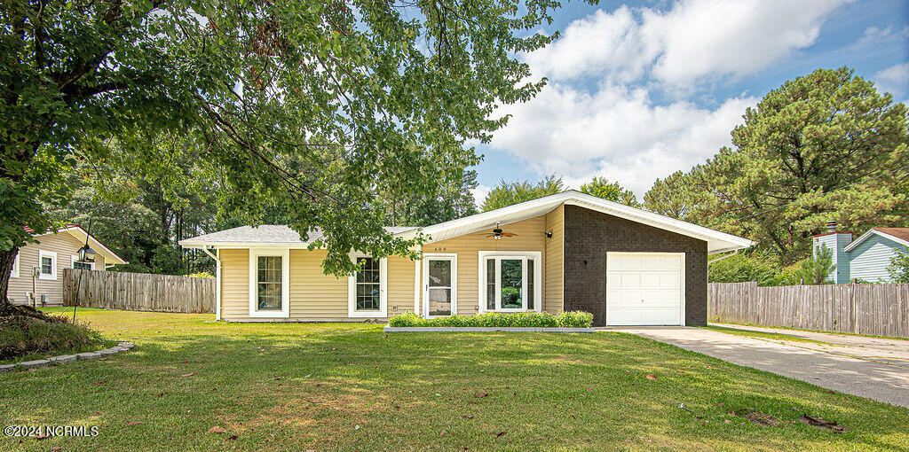 609 Shamrock Drive Property Photo 1