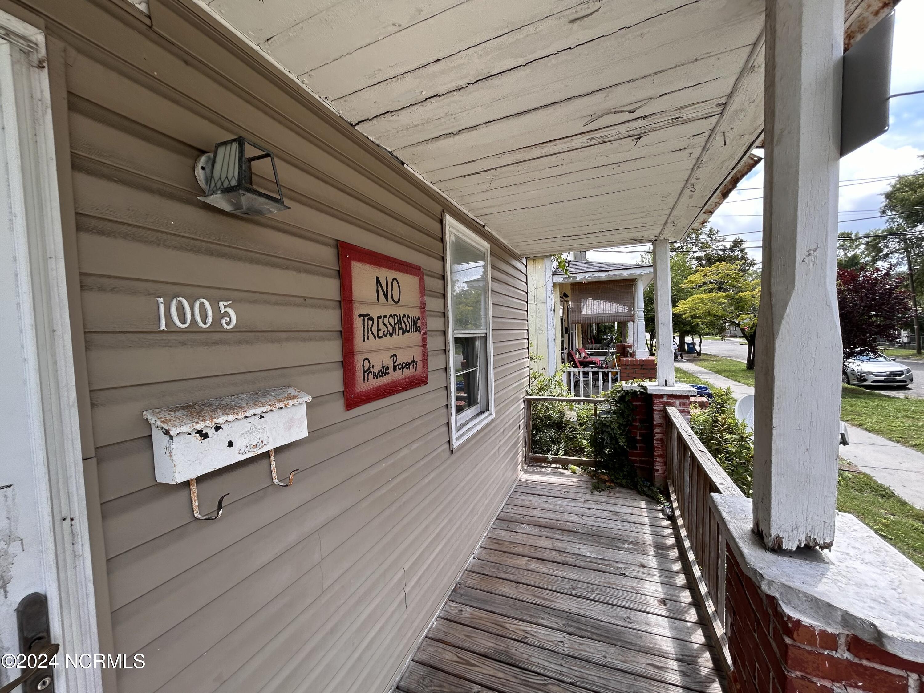 1005 Queen Street Property Photo 7