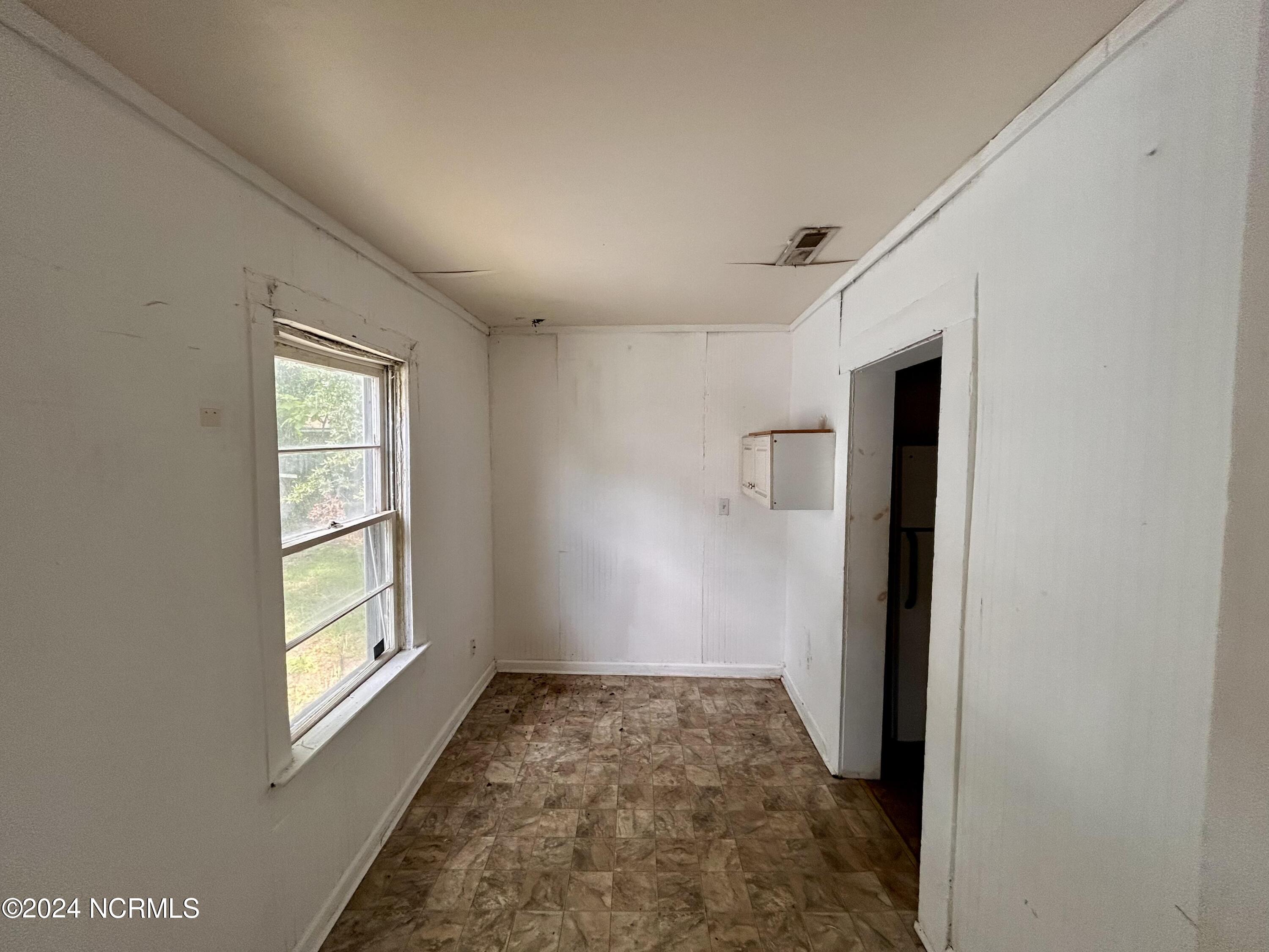1005 Queen Street Property Photo 12