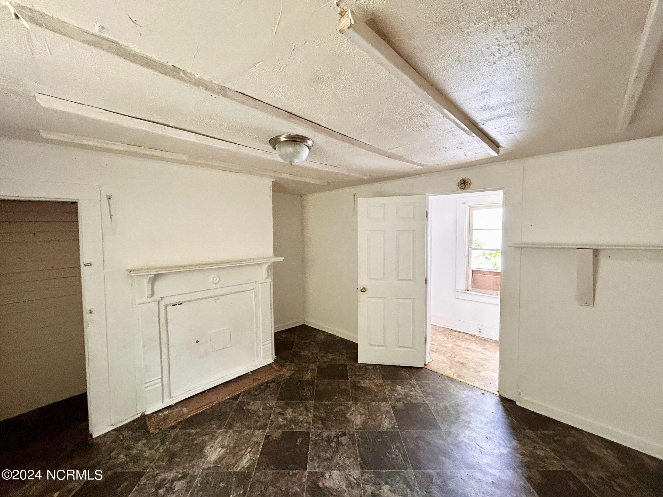1005 Queen Street Property Photo 13