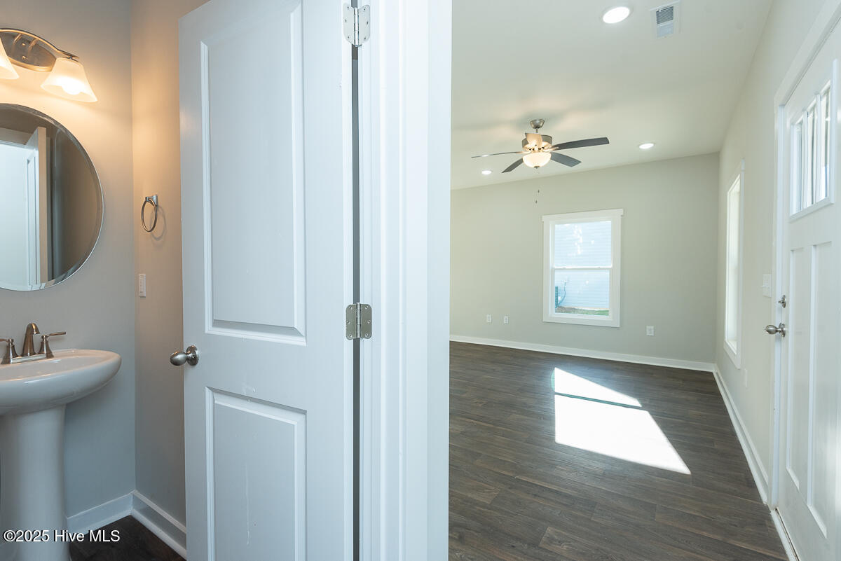 117 Ambergate Court Property Photo 7