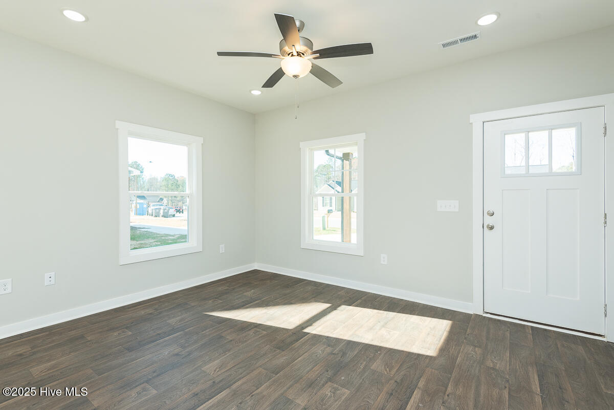 117 Ambergate Court Property Photo 8
