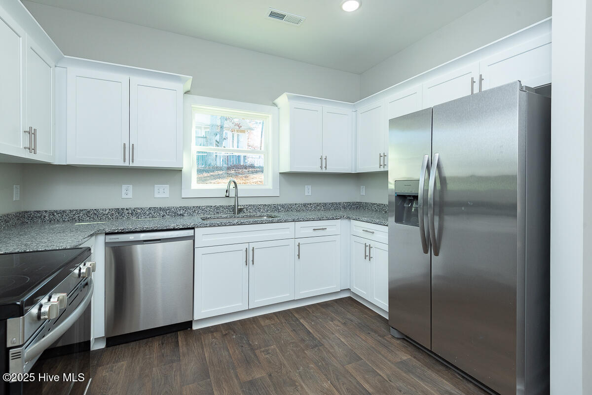 117 Ambergate Court Property Photo 13