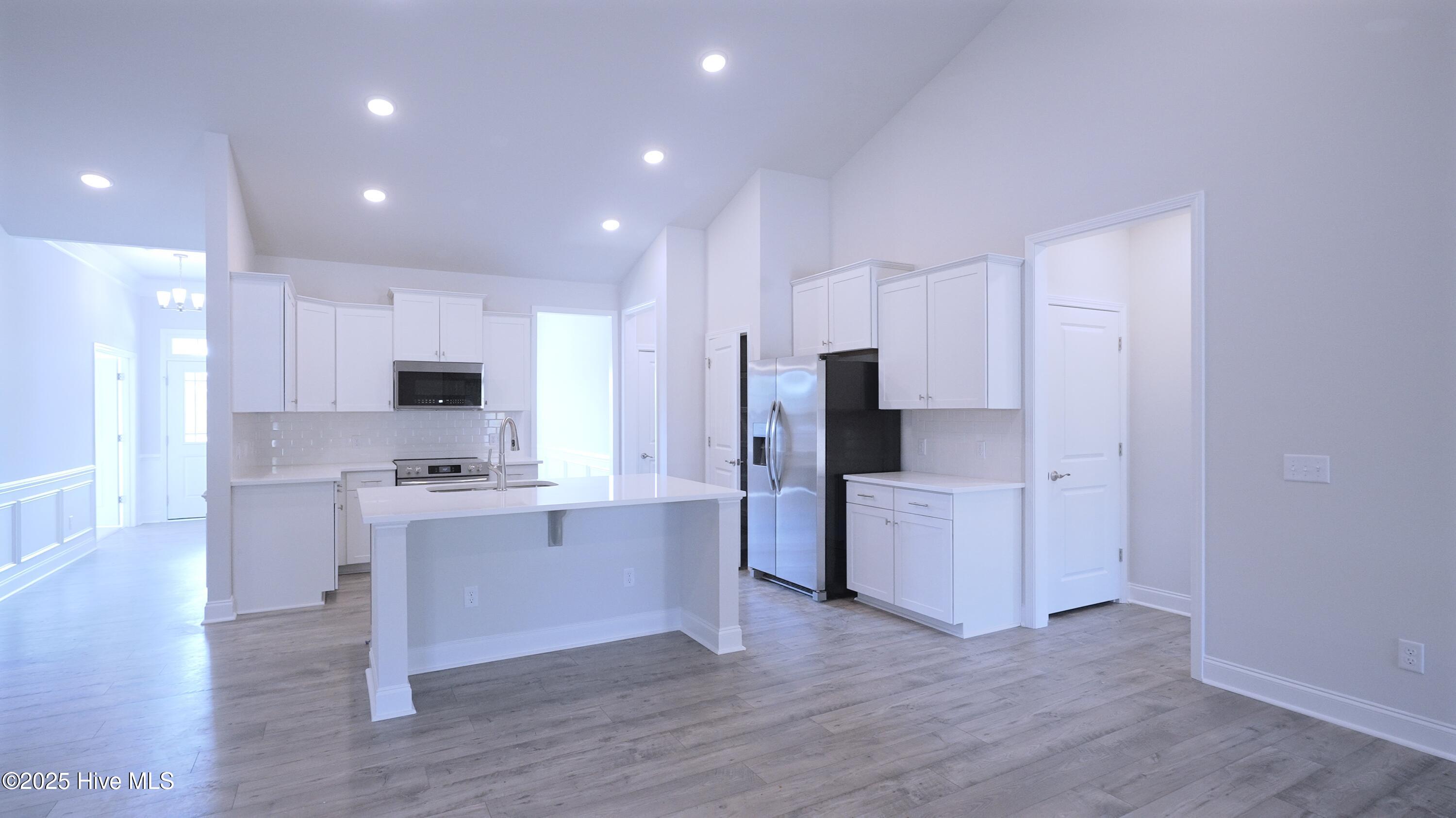 1219 St Simons Drive Property Photo 4