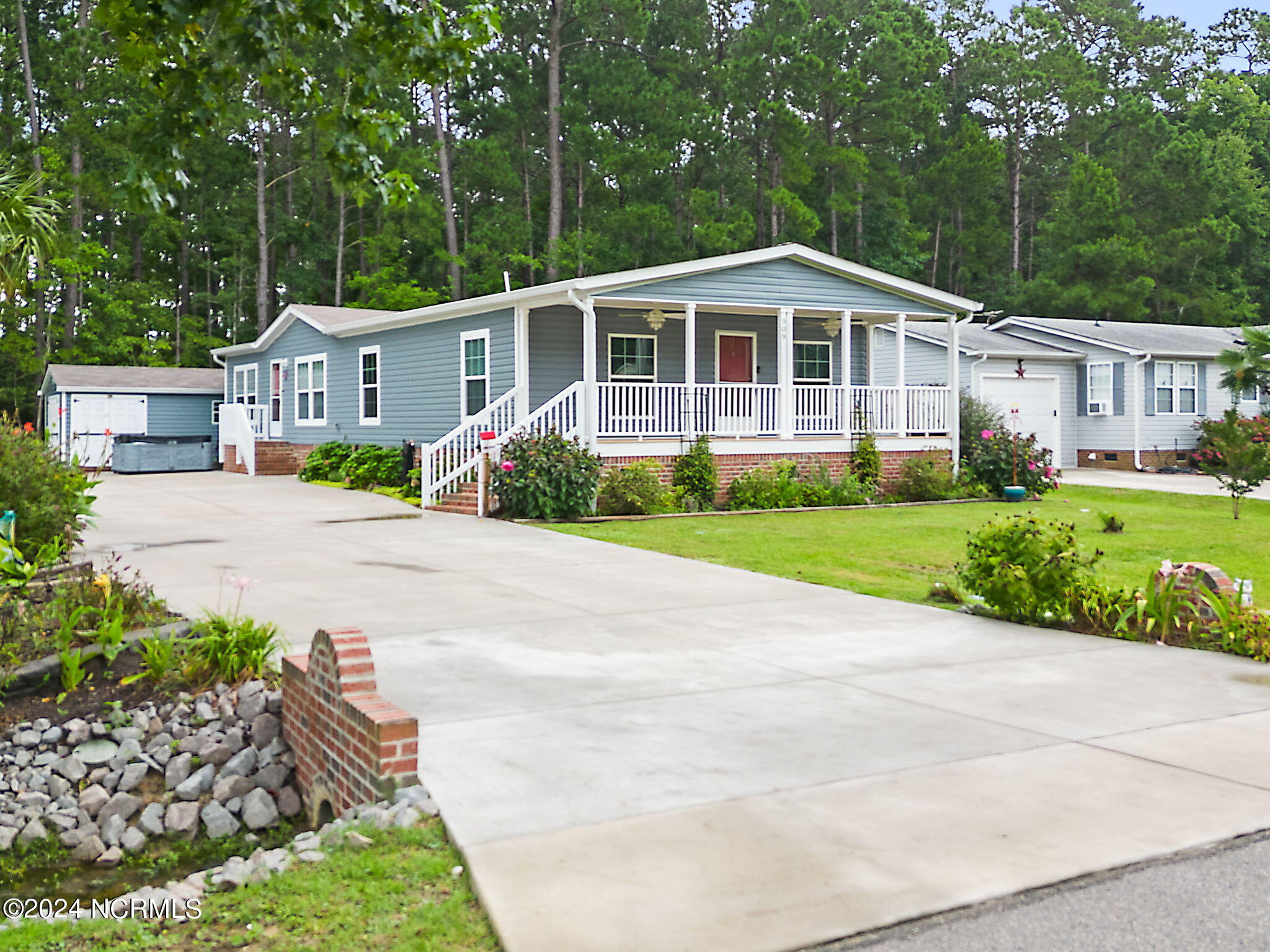 909 Palmer Drive Property Photo 1