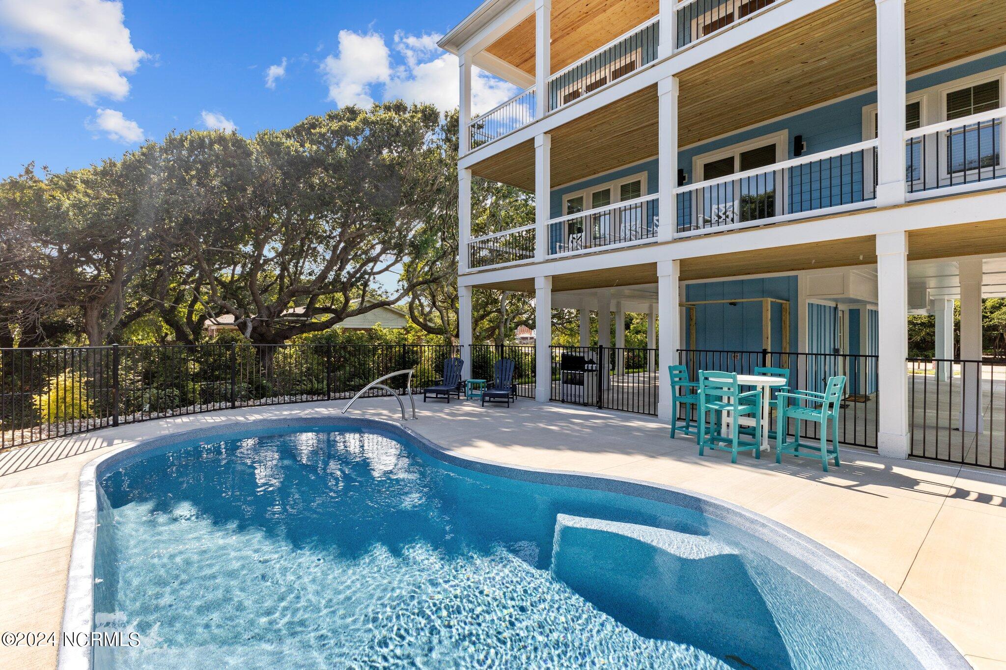 941 Salter Path Road . Property Photo 8