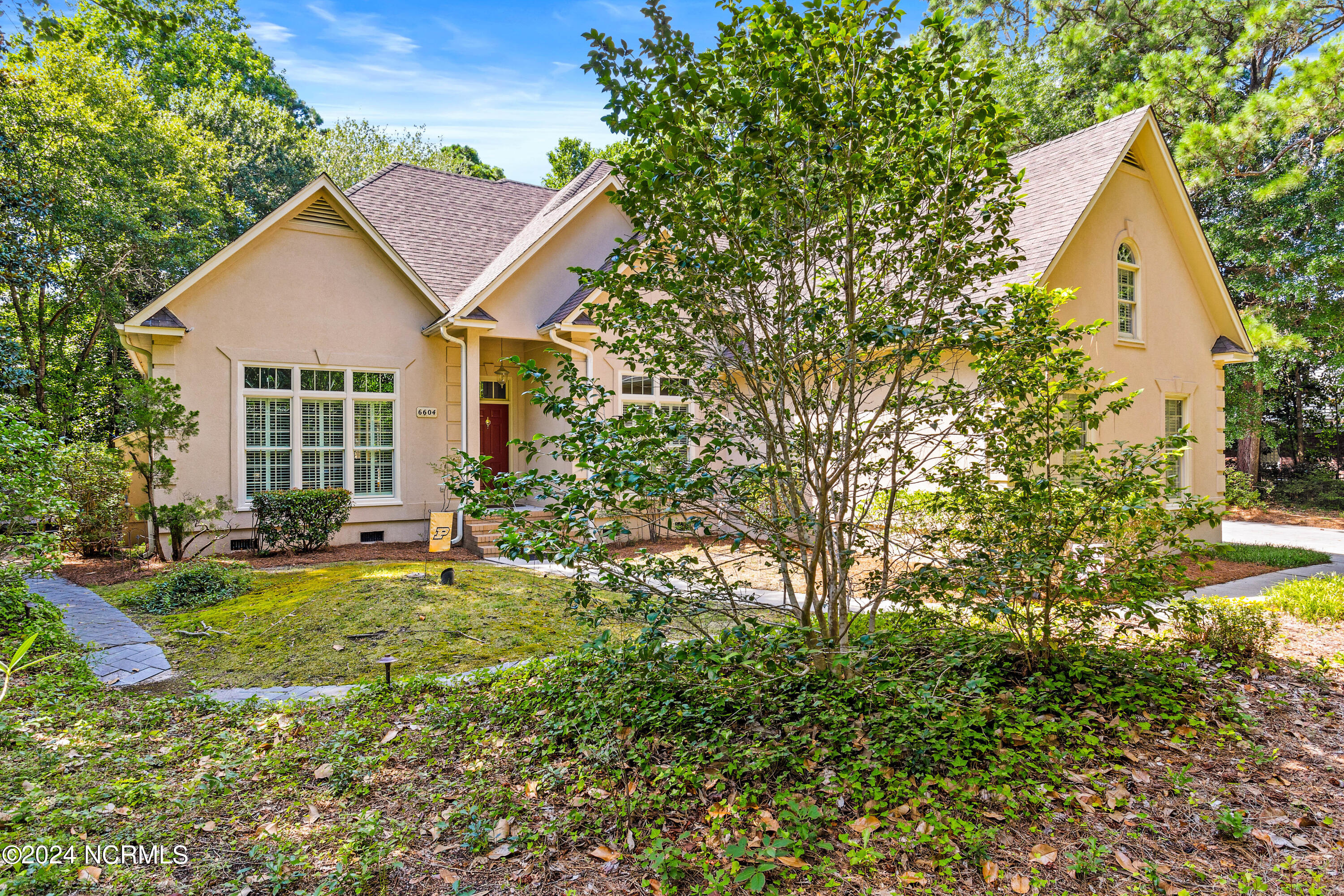 6604 Cove Point Drive Property Photo 2